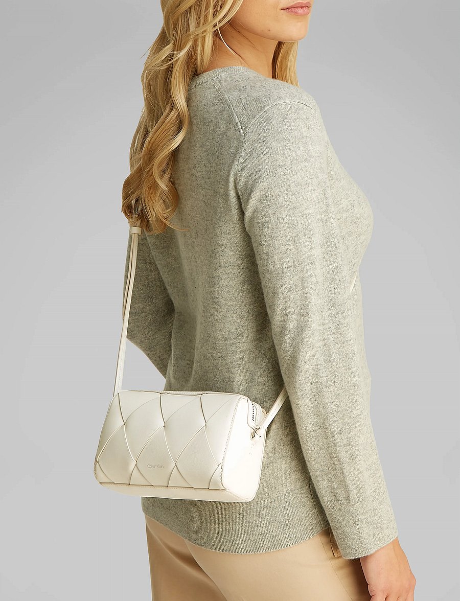 Calvin Klein - CK WOVEN CAMERA BAG - chalk - 0