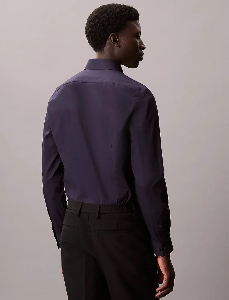 Calvin Klein - SLIM ESNTL POPLIN NOS STR SLD - kostymskjortor - night sky - 3