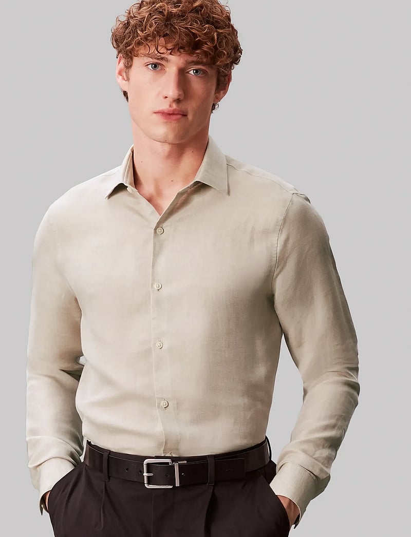 Calvin Klein - SLIM REF LINEN BLD SLD - pidulikud särgid - taupe - 0