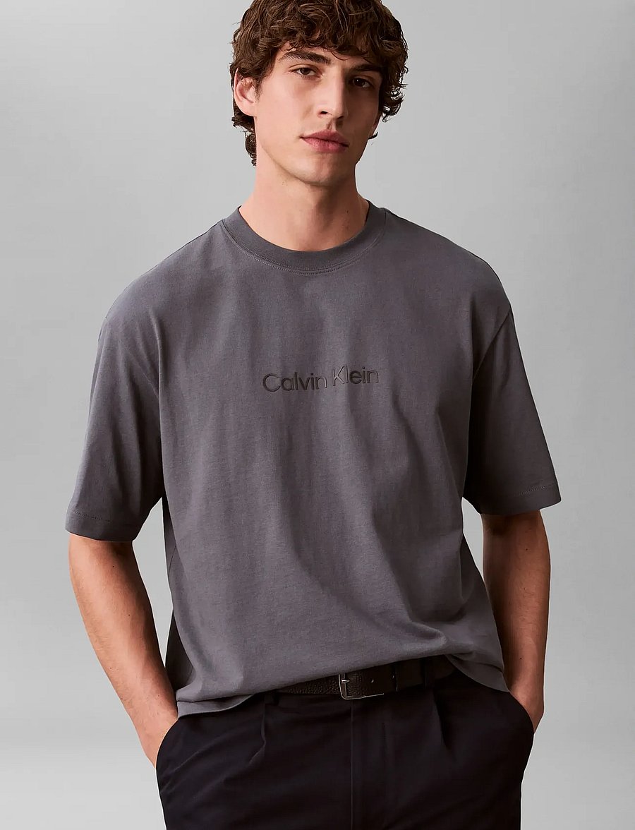 Calvin Klein - SS RLXD 16s STD LOGO CREWNK TEE - lühikeste varrukatega t-särgid - anchor navy - 4