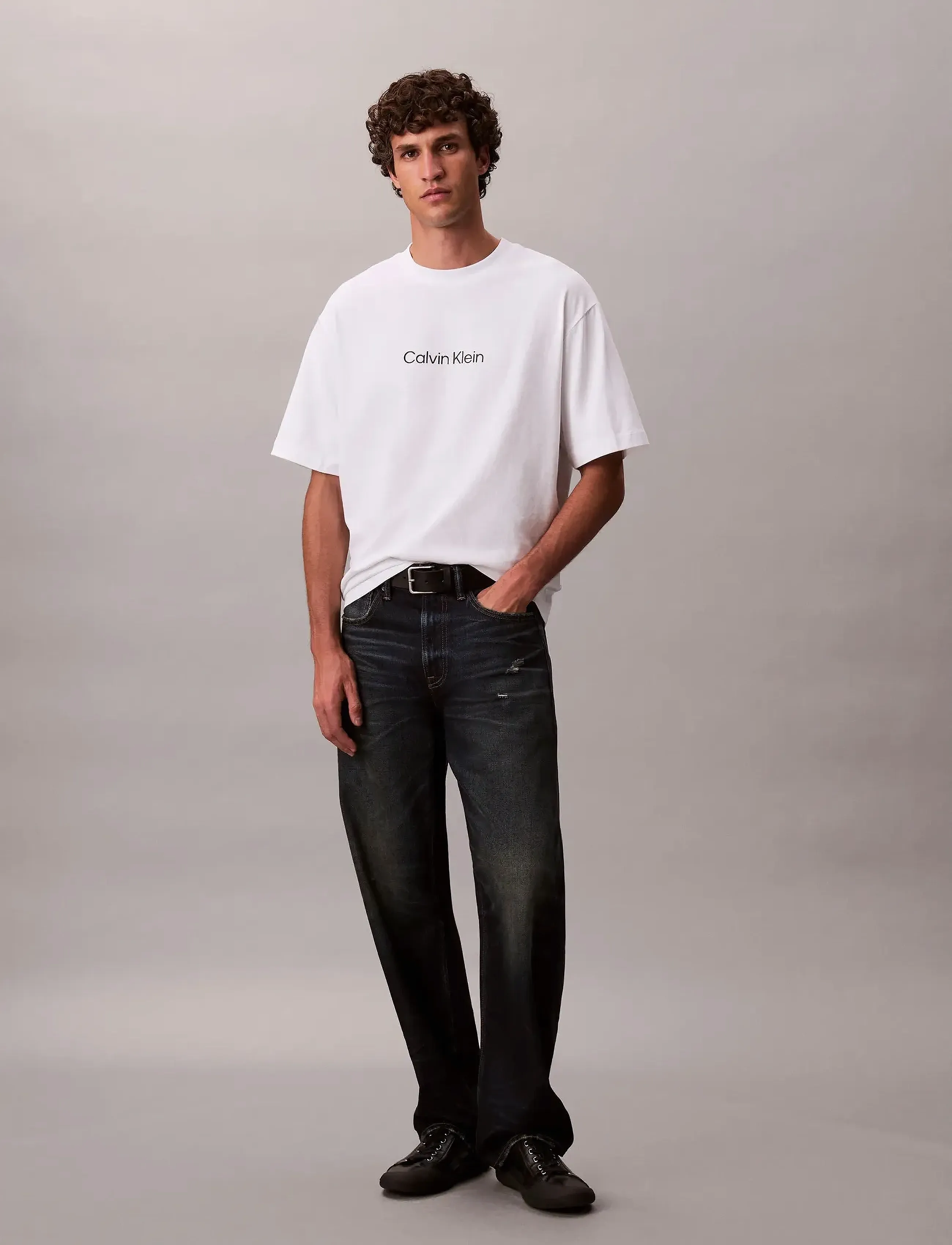Calvin Klein - SS RLXD 16s STD LOGO CREWNK TEE - kurzärmelige t-shirts - bright white - 3