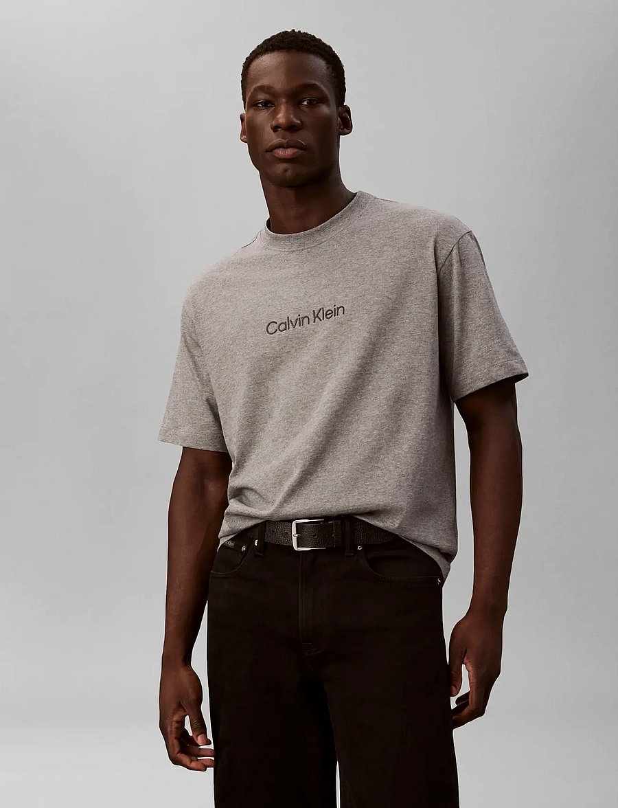 Calvin Klein - SS RLXD STANDARD LOGO CREWNK TEE - kortärmade t-shirts - medium grey heather - 3