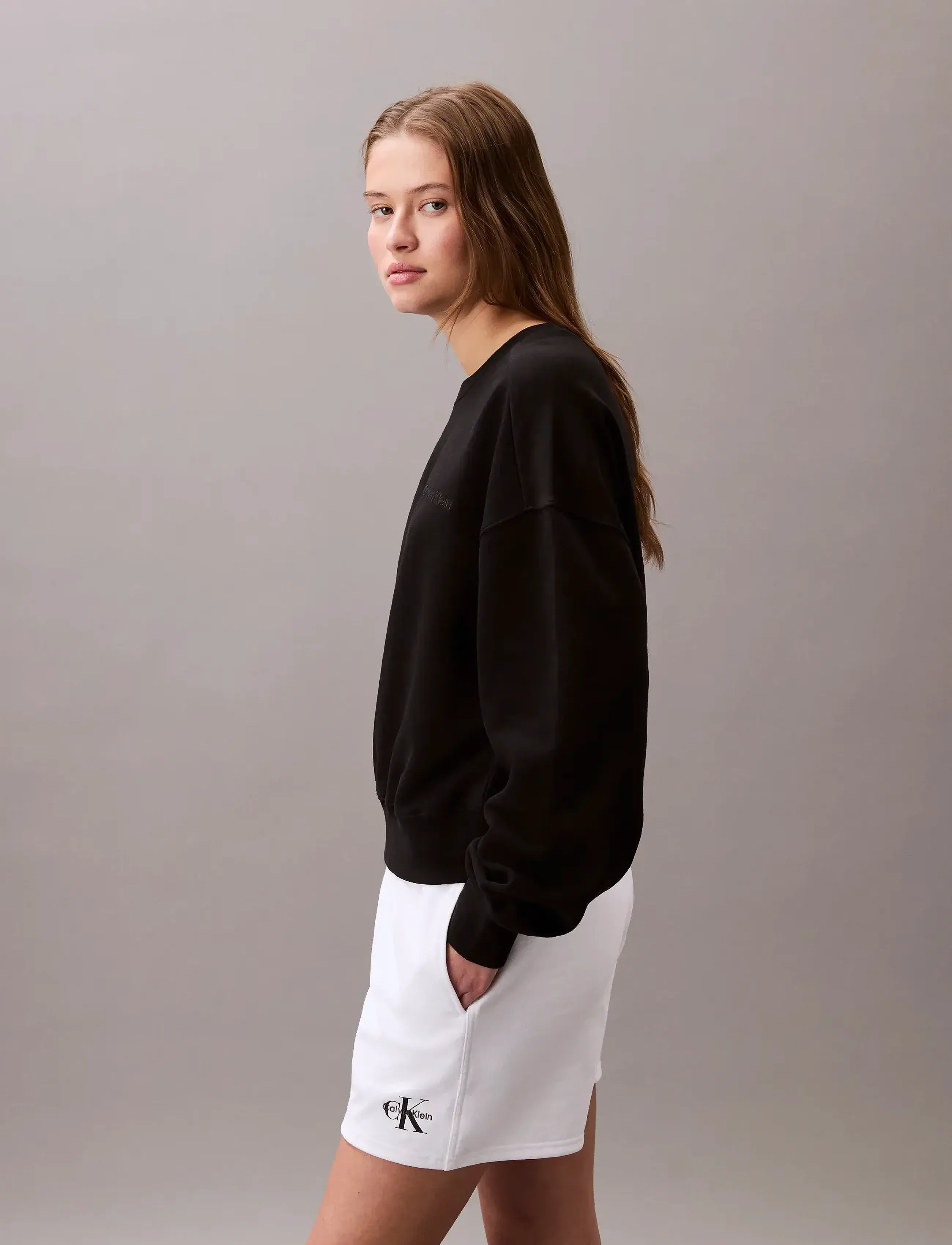A- Logo Emb French Terry Crewnec 4