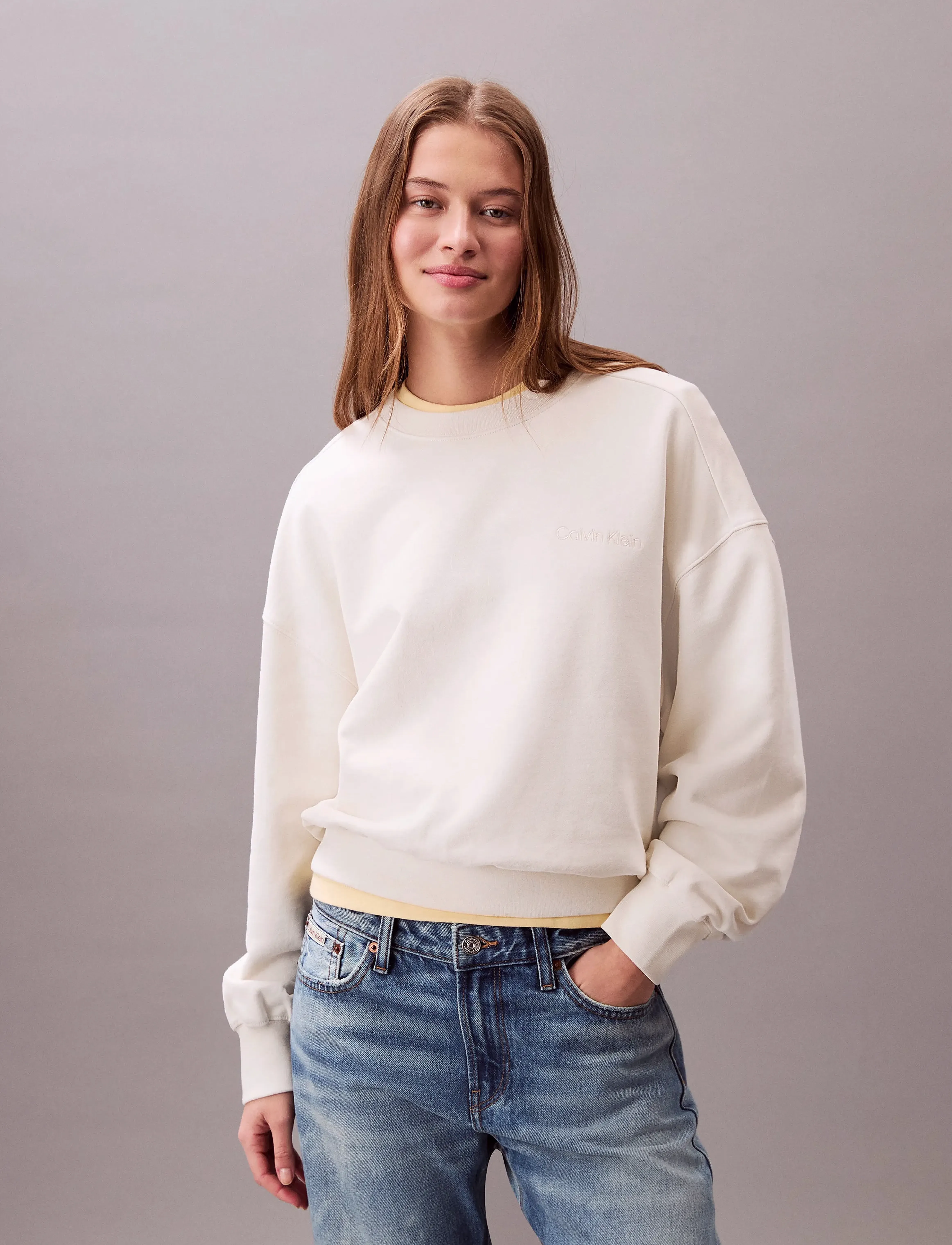 Calvin Klein A- LOGO EMB FRENCH TERRY CREWNEC - Calvin Klein - TOFU / white