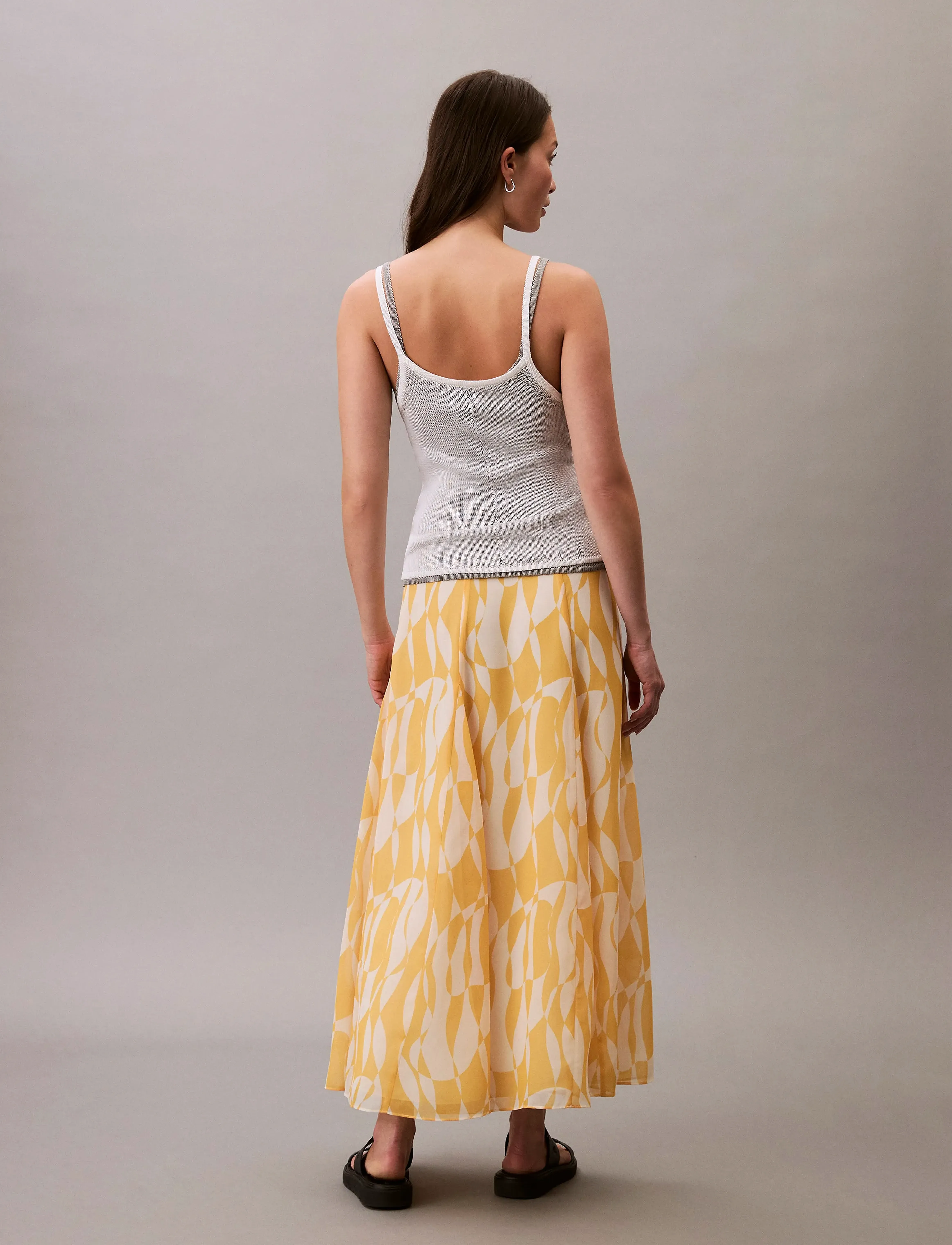 Calvin Klein - PRINTED CHIFFON GODET MIDI SKIRT - midi kjolar - 19103 csw25s_p084+2_lemon amber - 5