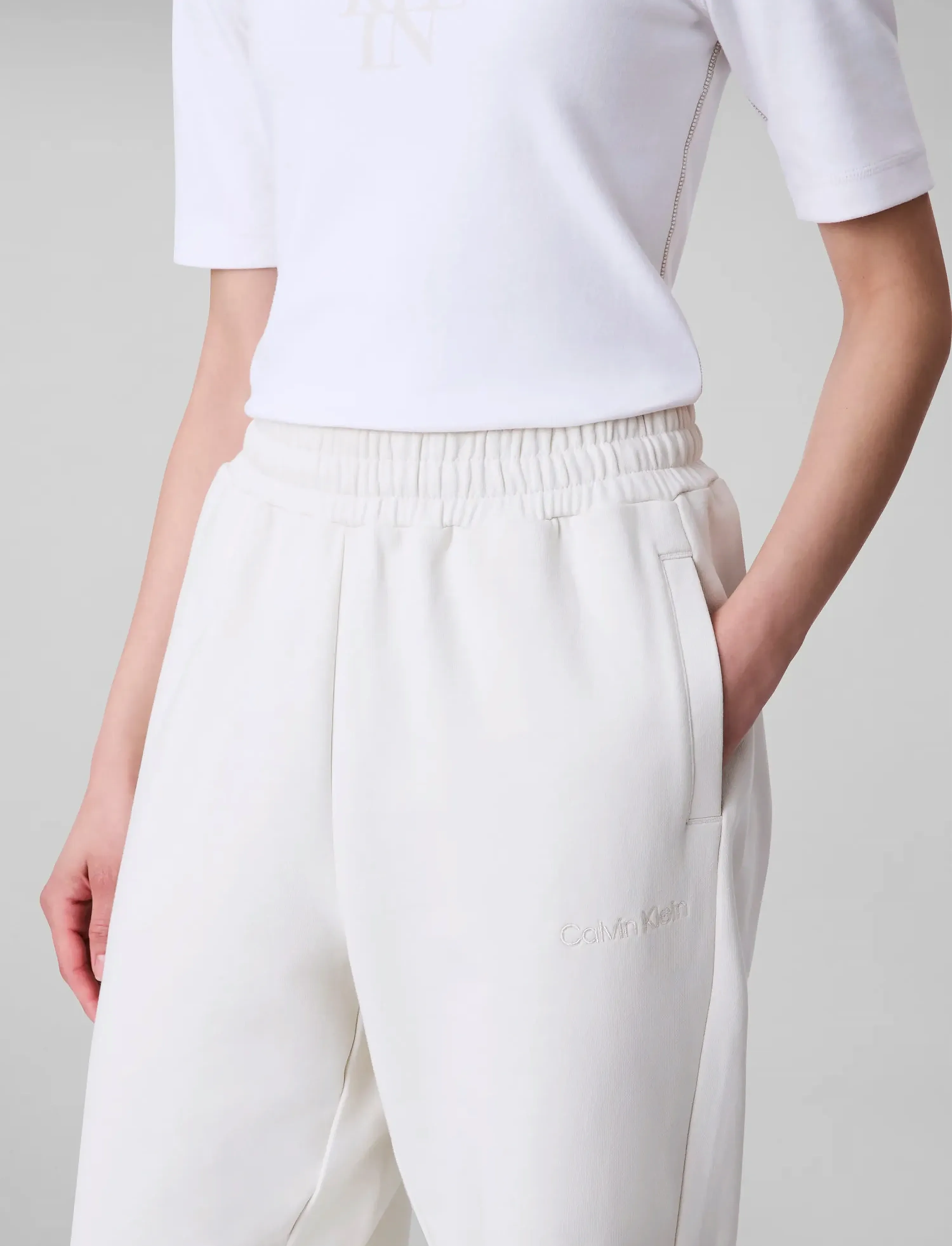 Calvin Klein - A-LS FRENCH TERRY EMB LOGO PANT - tofu - 4