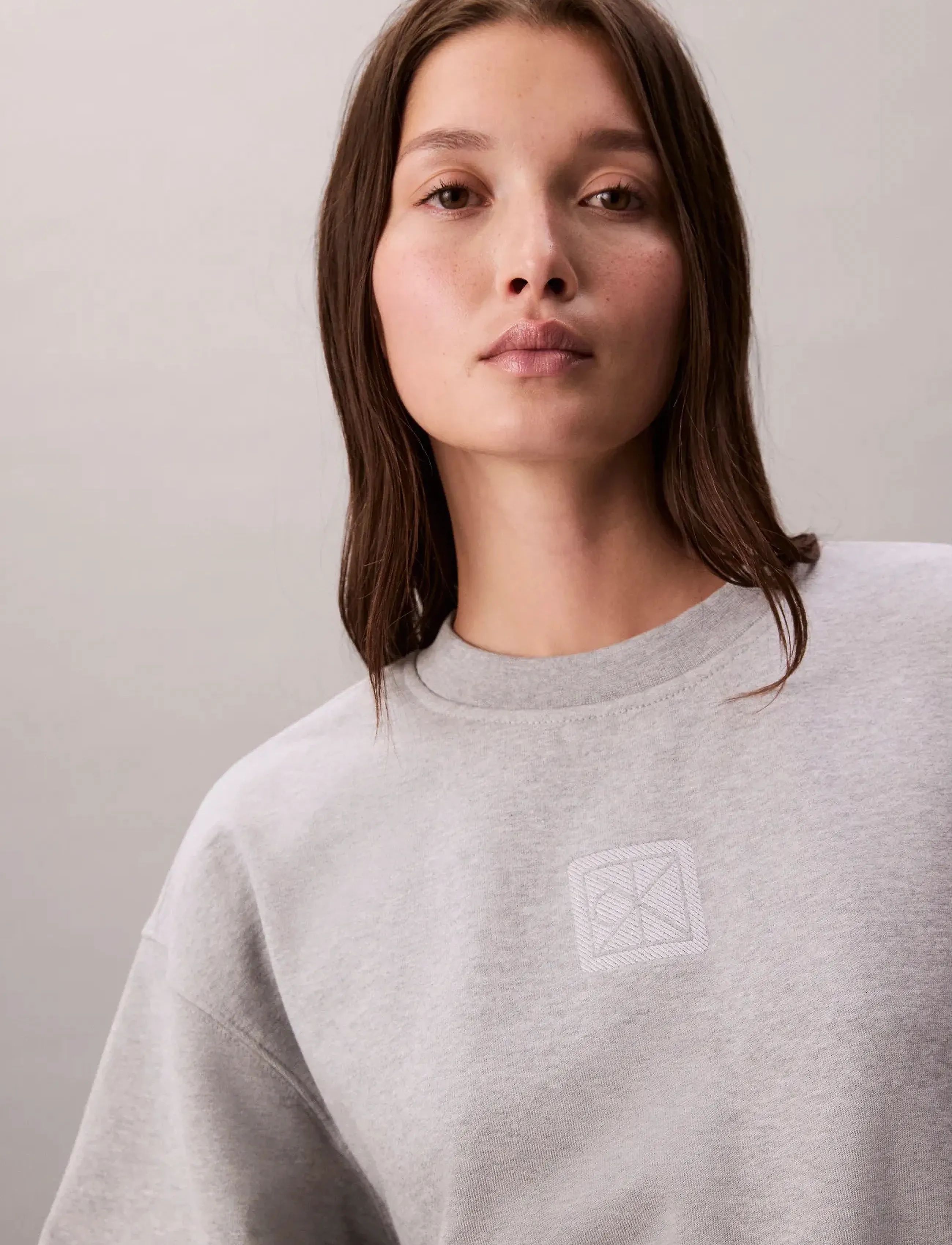 Calvin Klein - LS PREMIUM TERRY EMBLEM LOGO CRE - sweatshirts - heroic grey heather - 2