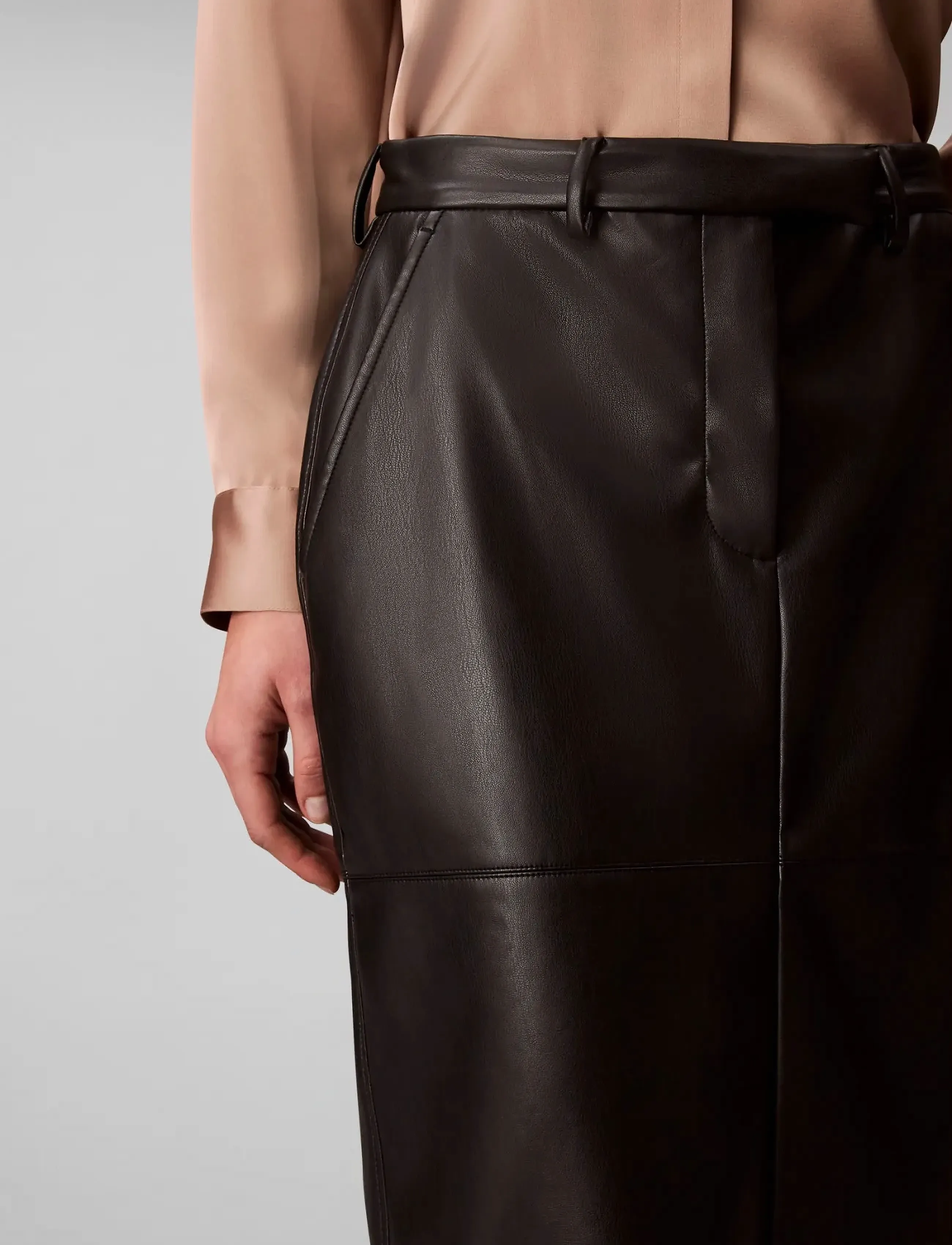 Calvin Klein - FAUX LEATHER MIDI SKIRT - midiseelikud - black - 4