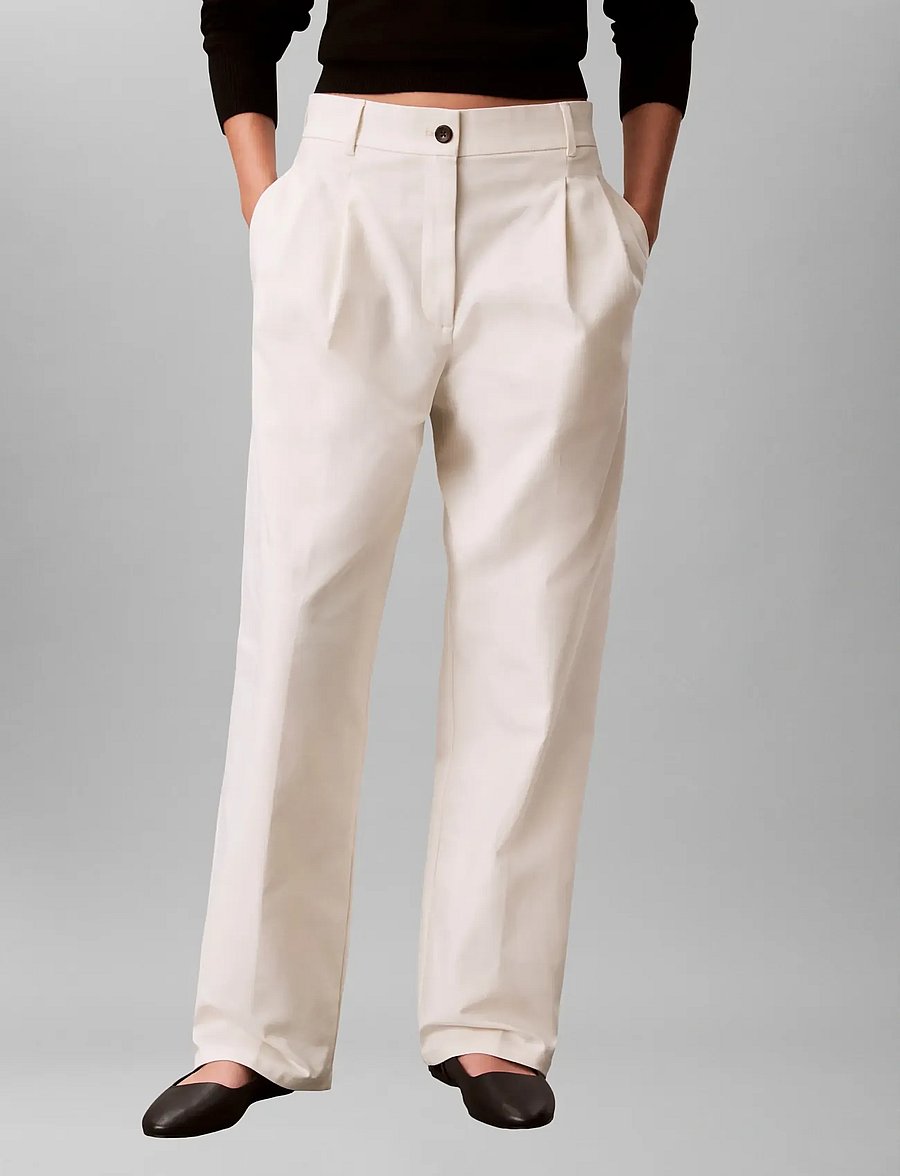 Calvin Klein - STRETCH CHINO W/ PLEAT - WIDE LE - tailored trousers - tofu - 4