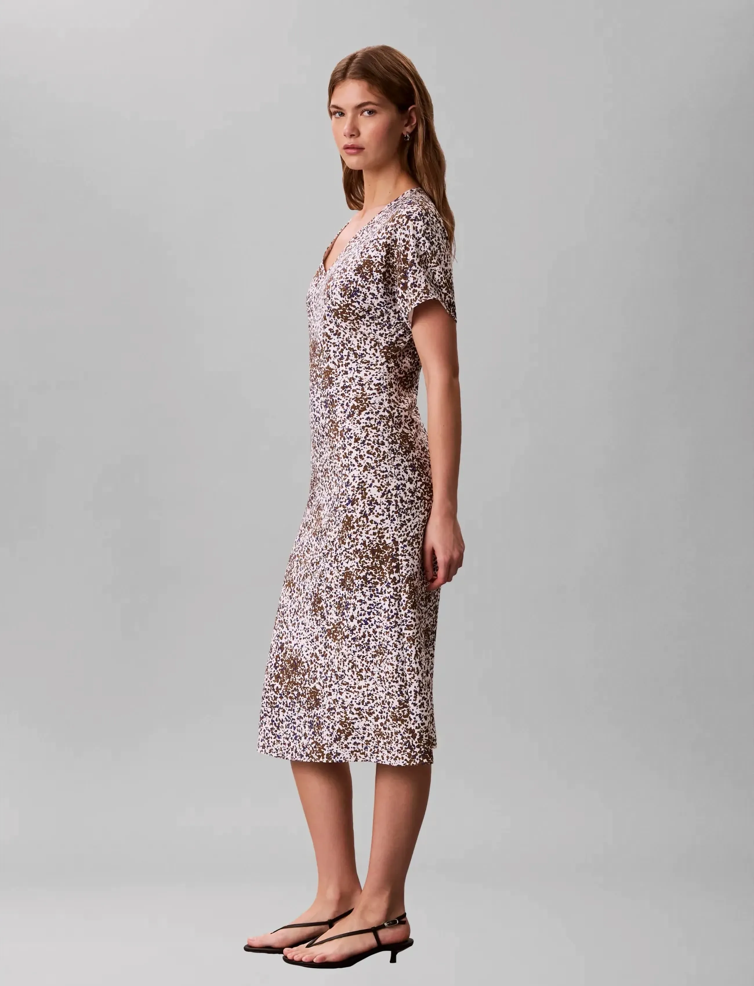 Calvin Klein - PRINTED CREPE V NECK SS MIDI DRE - summer dresses - sepia flecked animal print - 2