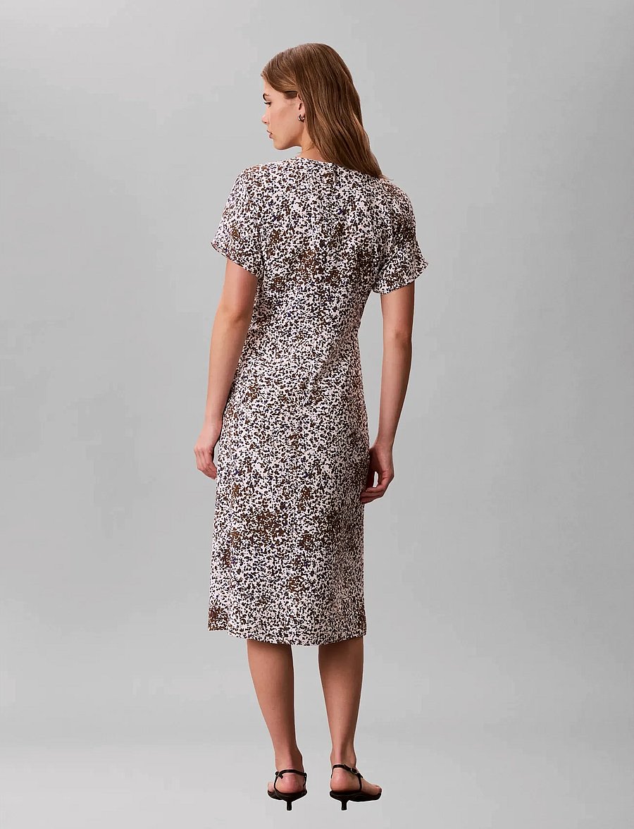 Calvin Klein - PRINTED CREPE V NECK SS MIDI DRE - sommerkleider - sepia flecked animal print - 3