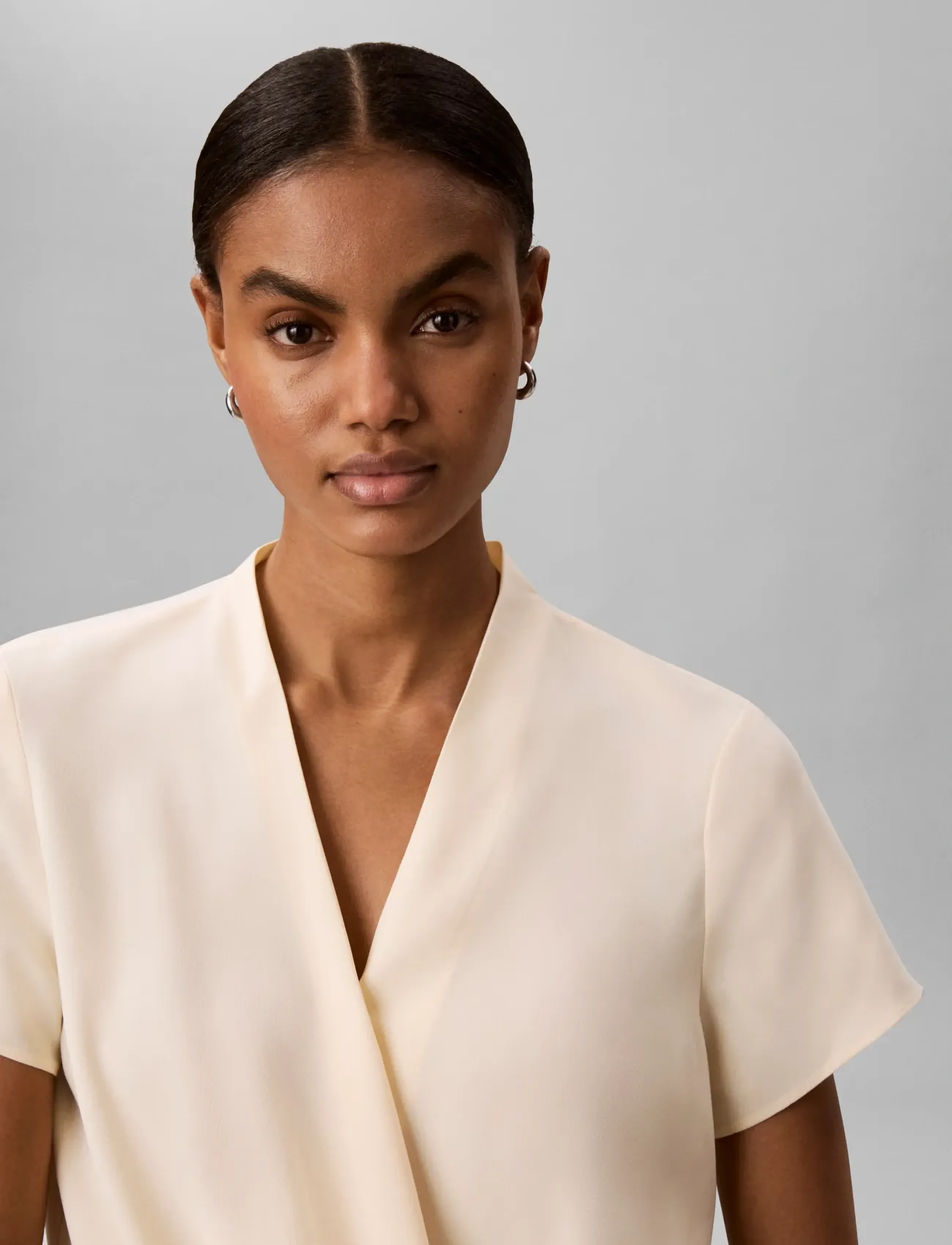 Calvin Klein - CREPE SS DRAPED WRAP TOP - lühikeste varrukatega pluusid - vanilla custard - 2