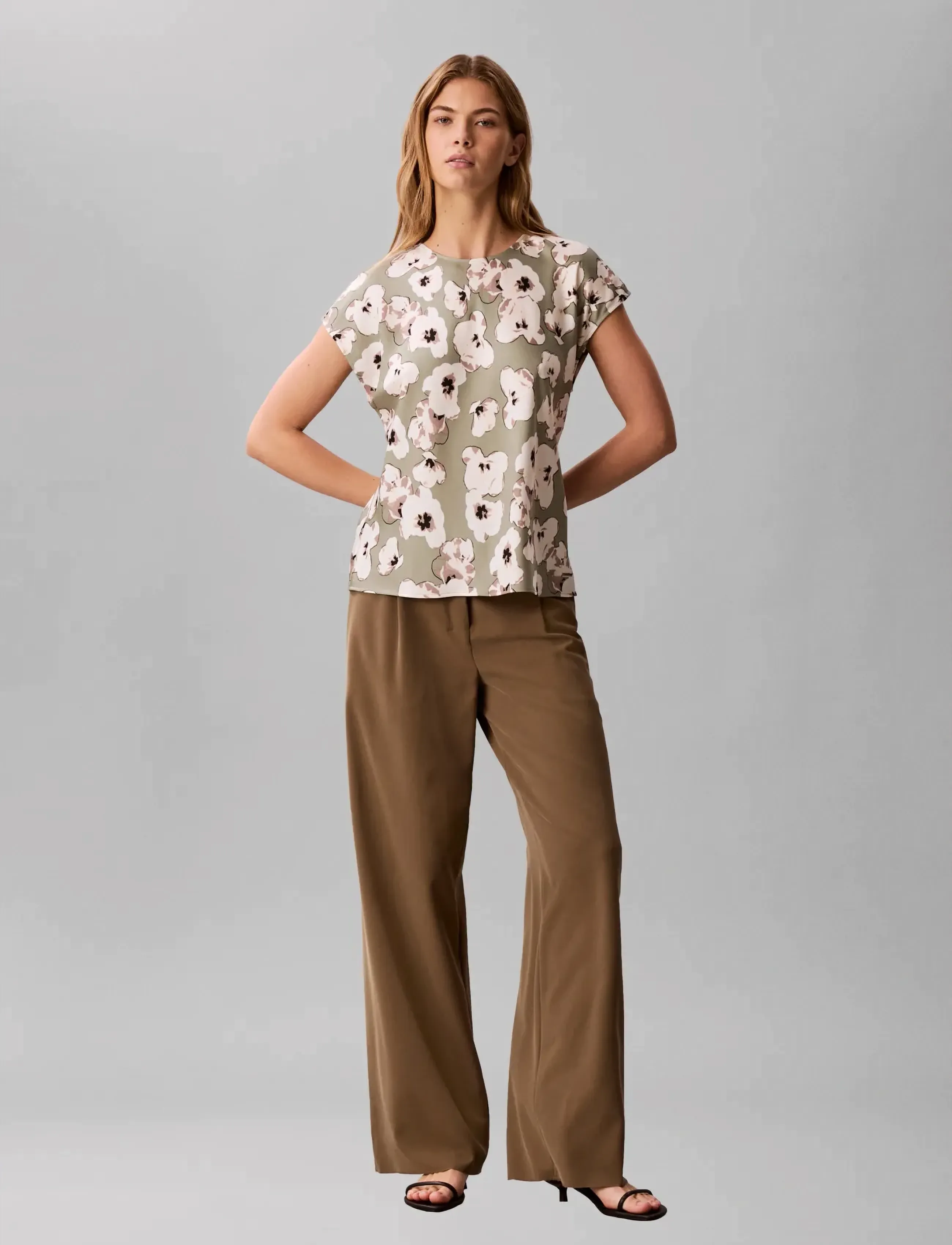 Calvin Klein PRINTED MATTE SATIN SHEATH TOP - Blusen - SHADOW BUTTERCUP FLORAL PRINT / green