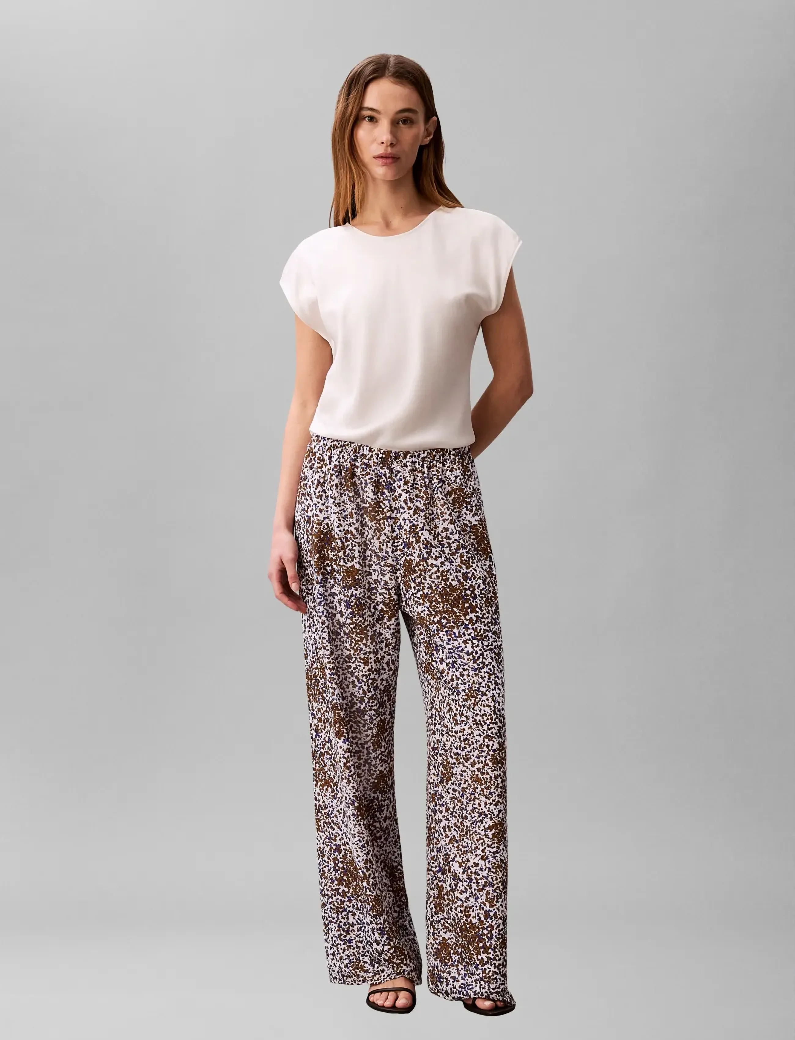Calvin Klein PRINTED FIL COUPE PULL ON PANT - Kläder - SEPIA FLECKED ANIMAL PRINT / multi