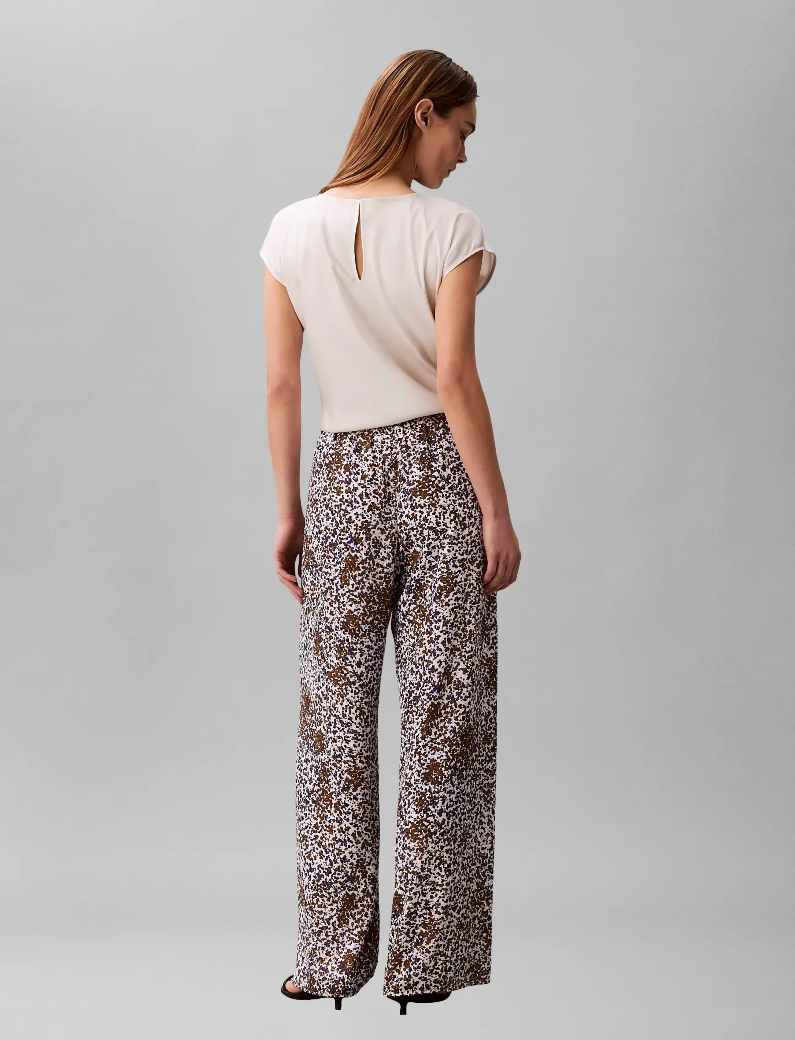 Calvin Klein Printed Fil Coupe Pull On Pant cargobyxor dam – bild 2