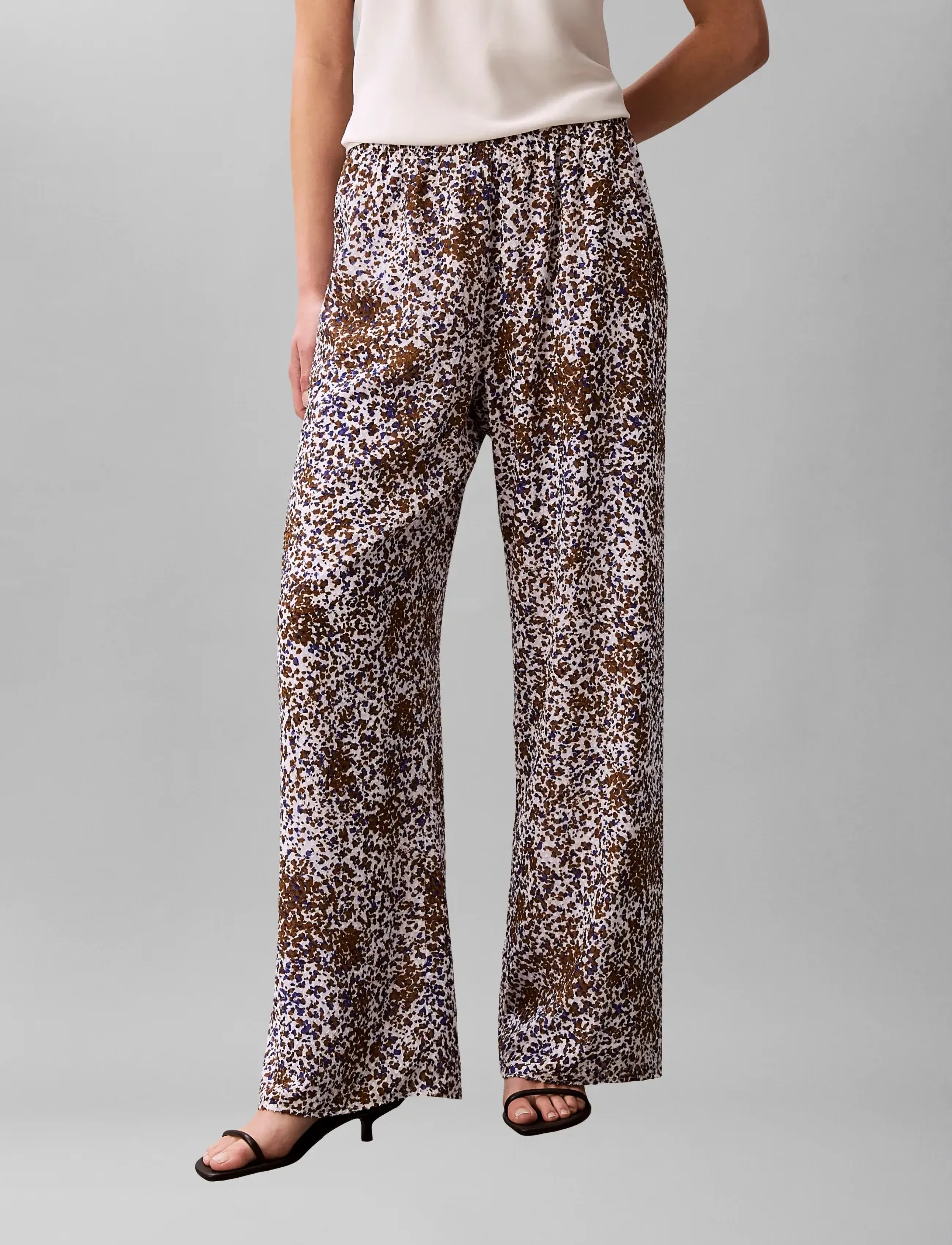 Calvin Klein Printed Fil Coupe Pull On Pant cargobyxor dam – bild 3