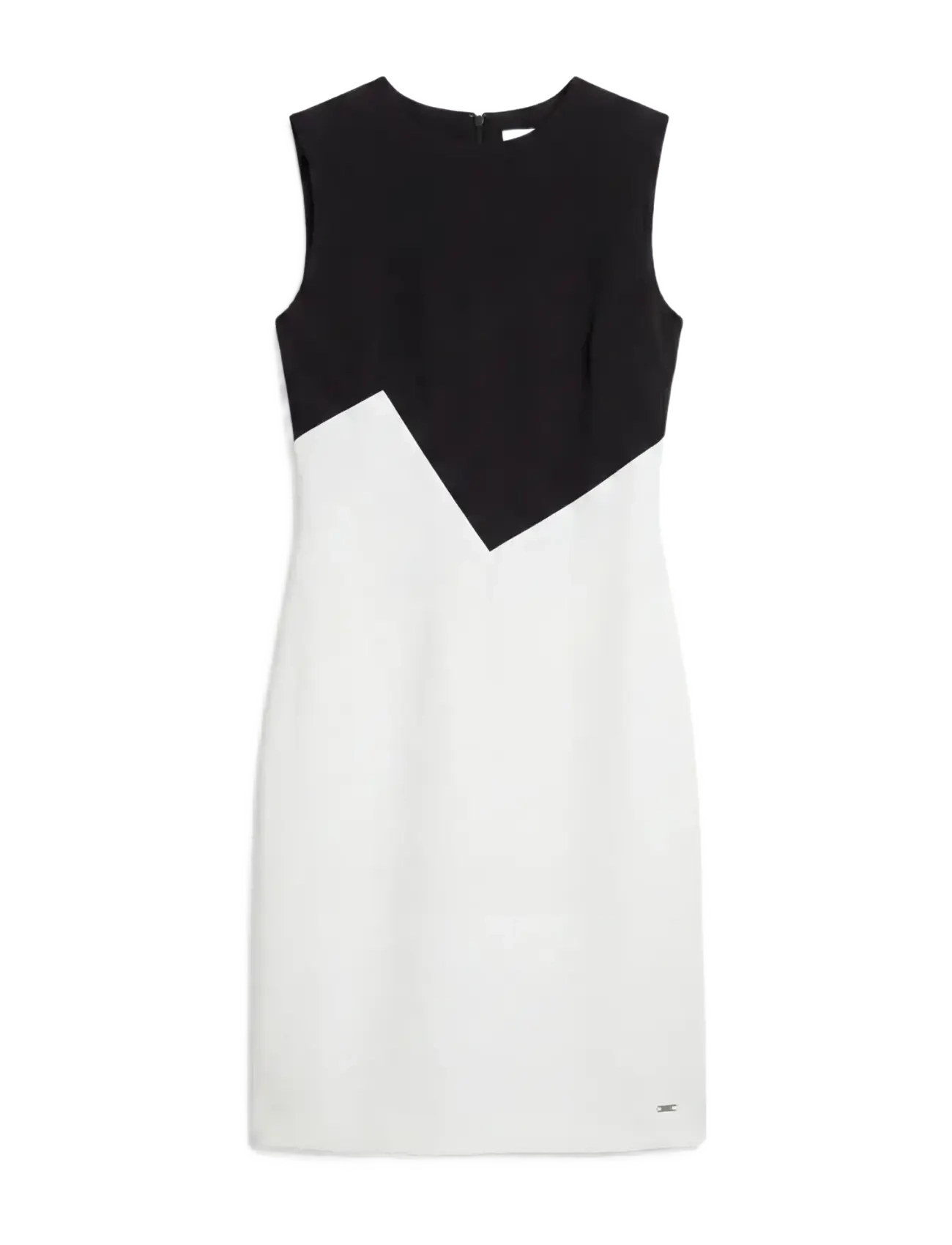 TOFU AND BLACK COLORBLOCK