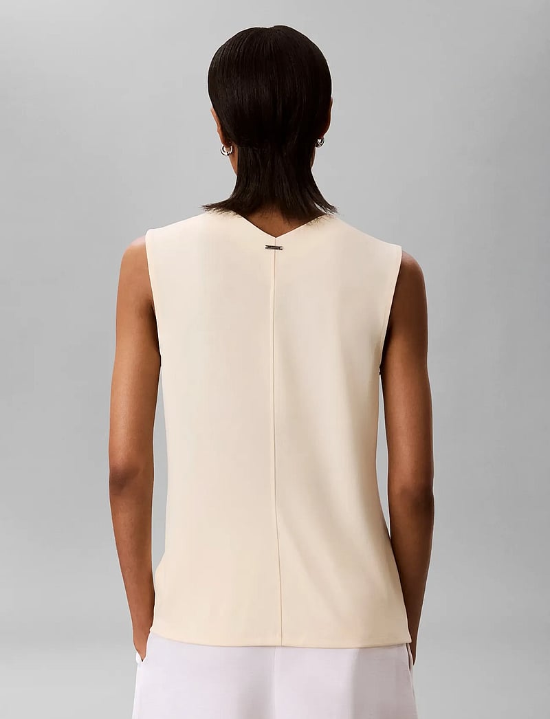 Calvin Klein - SL CREPE JERSEY V NK TOP - Ärmellose tops - vanilla custard - 3