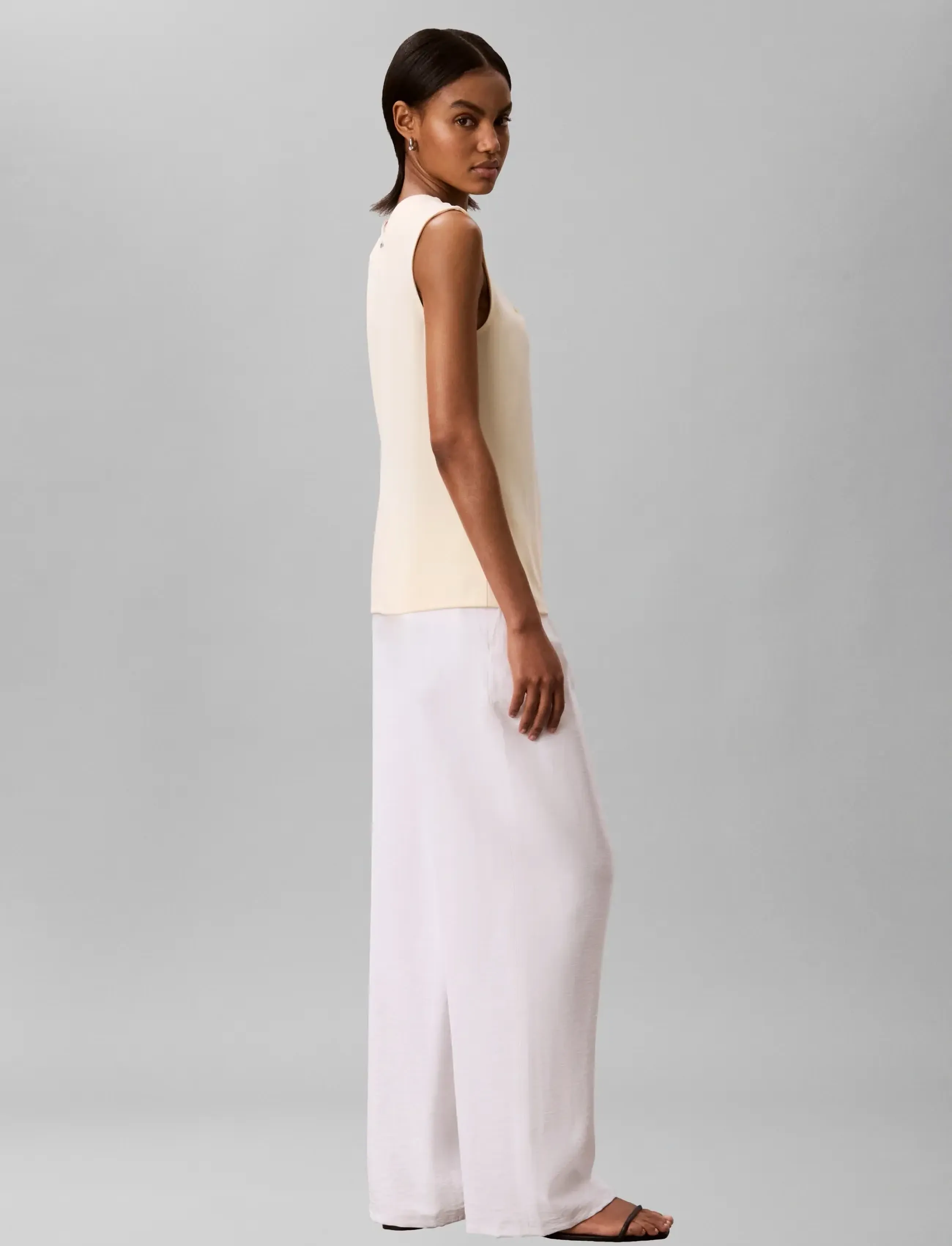 Calvin Klein - SL CREPE JERSEY V NK TOP - tanktops - vanilla custard - 5