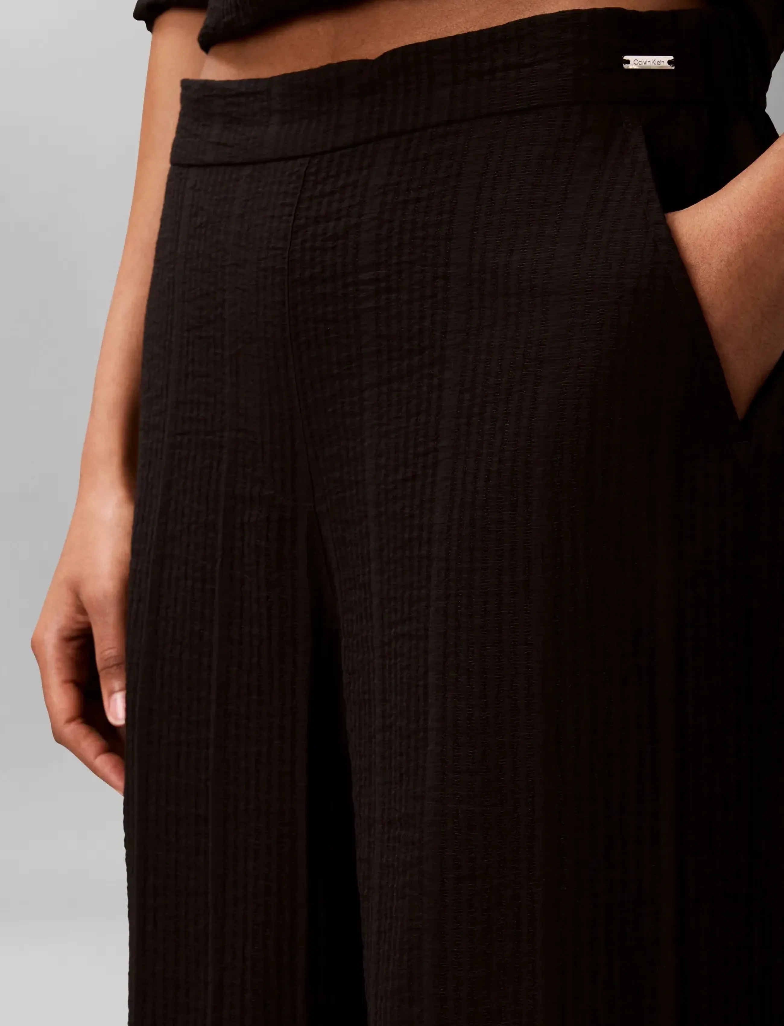 Calvin Klein - VISCOSE SHEER STRIPE PANT - sirge säärega püksid - black - 3