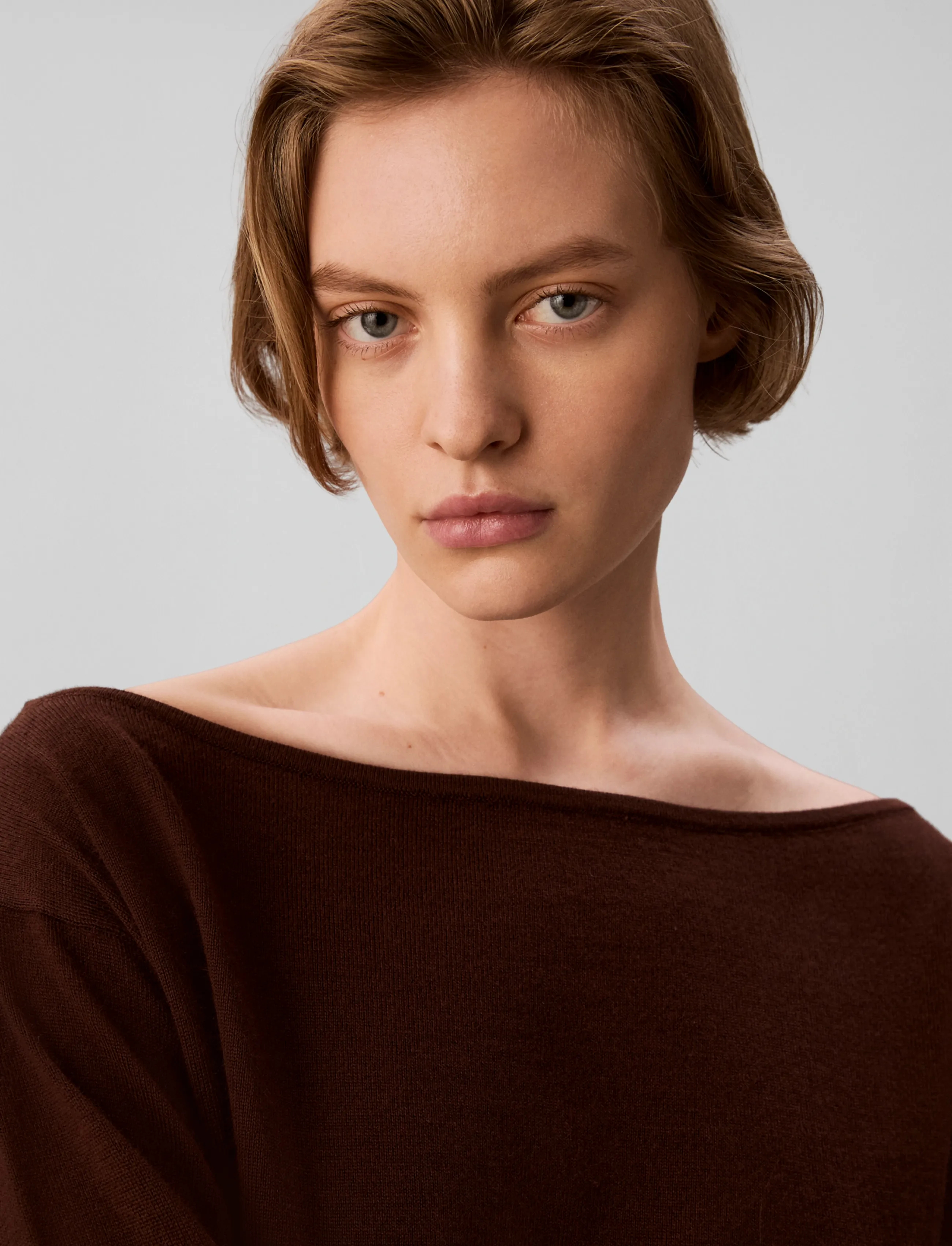 Calvin Klein - MERINO BLEND OPEN NECK SWEATER - striktrøjer - rich brown - 4