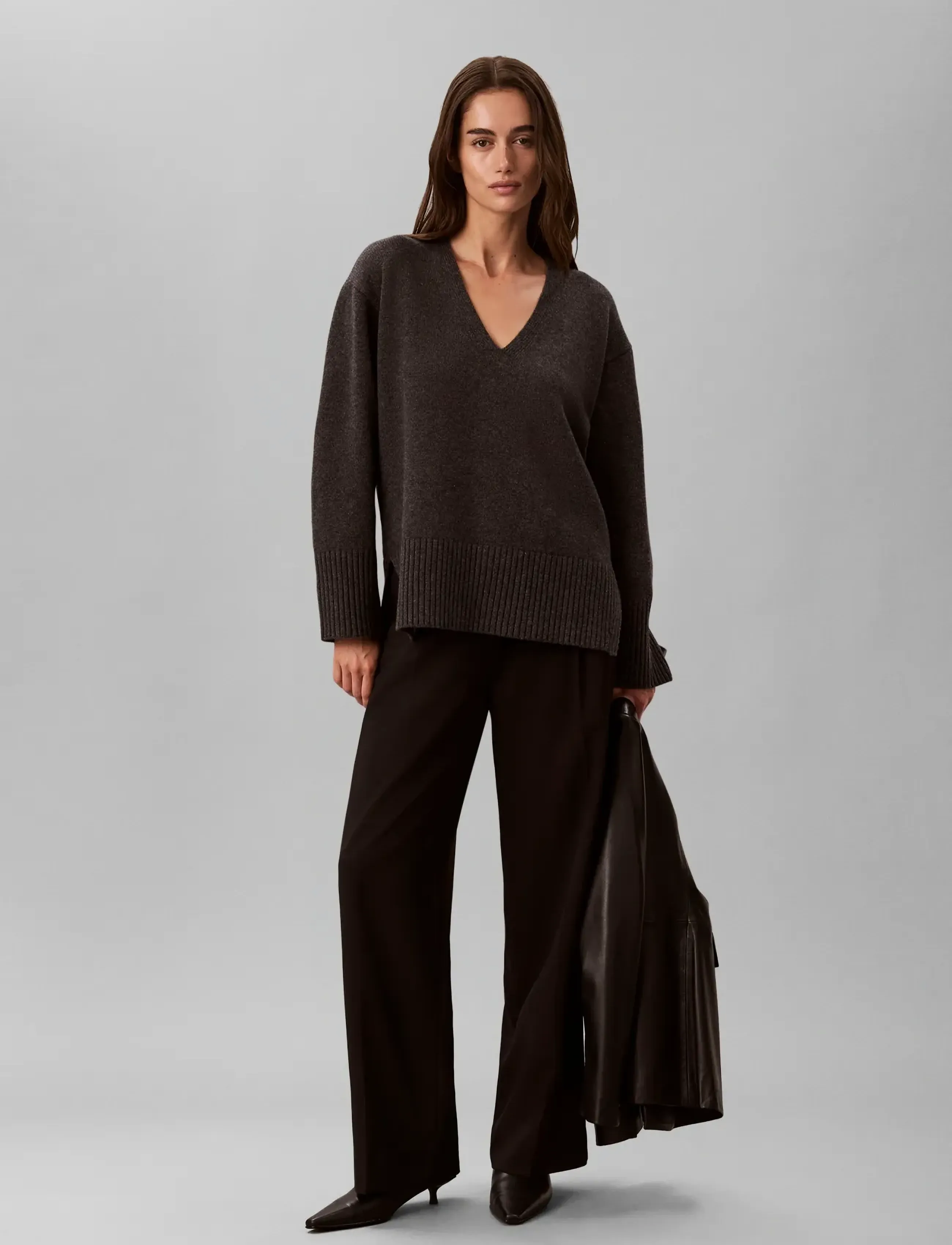 Calvin Klein - LUX WOOL VNECK SWEATER - stickade tröjor - b85 gunmetal heather - 0