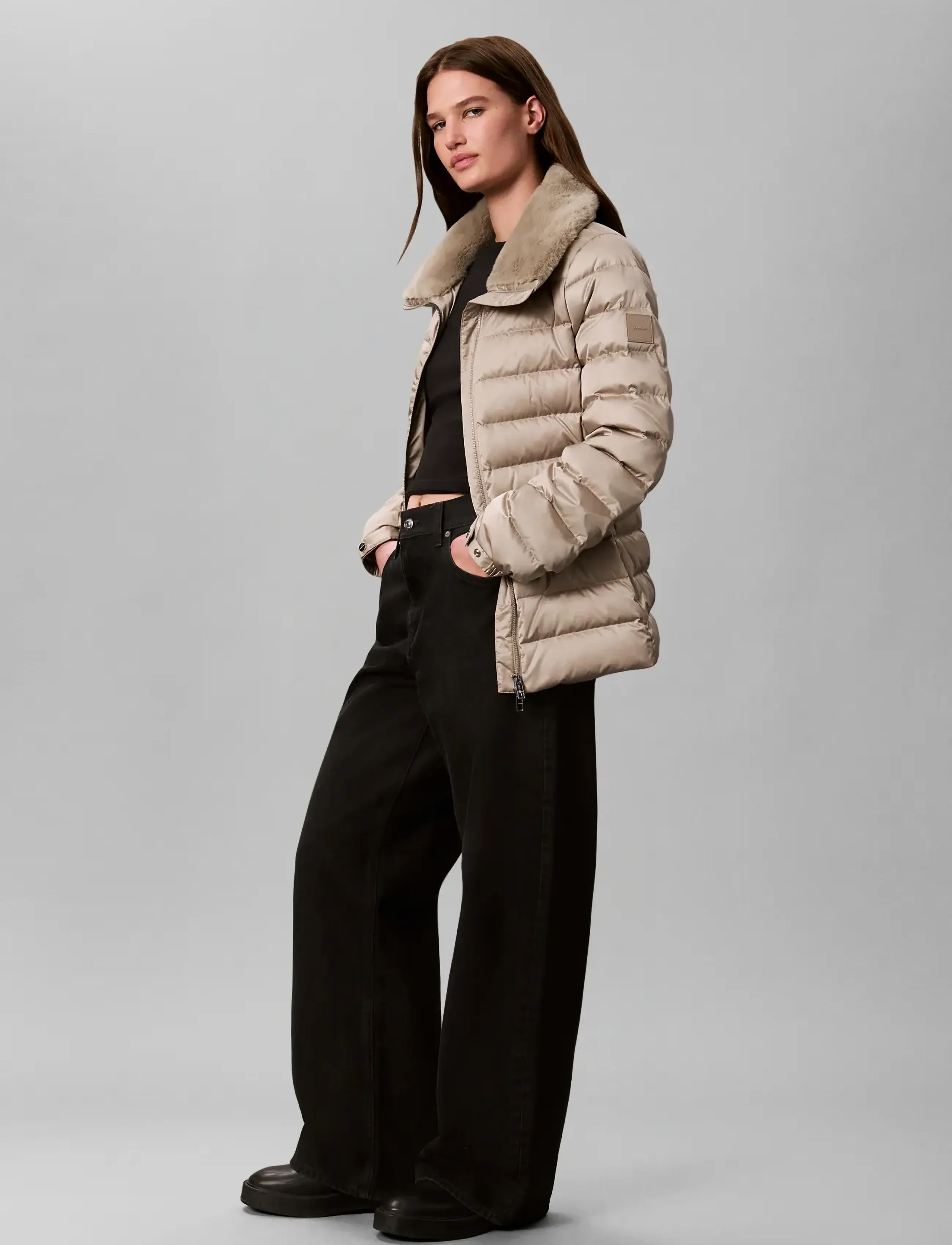 Calvin Klein - SATIN LW SHORT PUFFER WITH FUR - winterjacken - crockery - 5