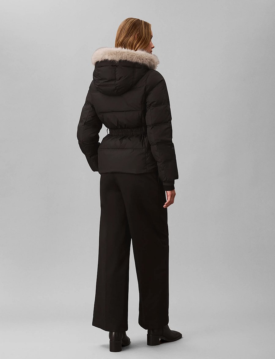 Calvin Klein - MATTE MW BELTED SHORT PUFFER WIT - talvejoped - black - 2