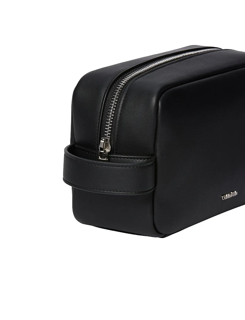 Calvin Klein - RAISED DOPP KIT - shop by occasion - black - 2