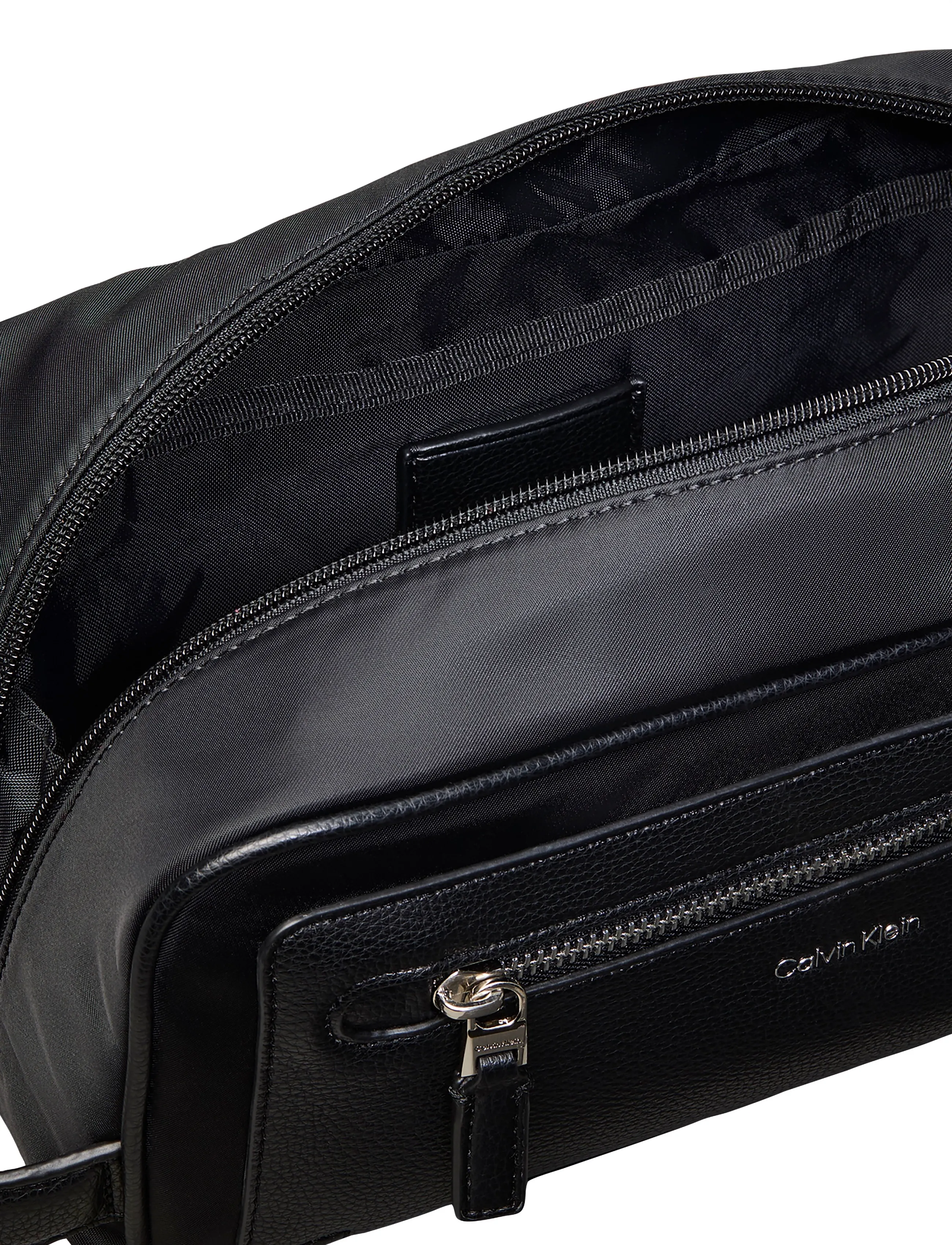 Calvin Klein - SSNL RAISED LOGO DOPP KIT - black - 2