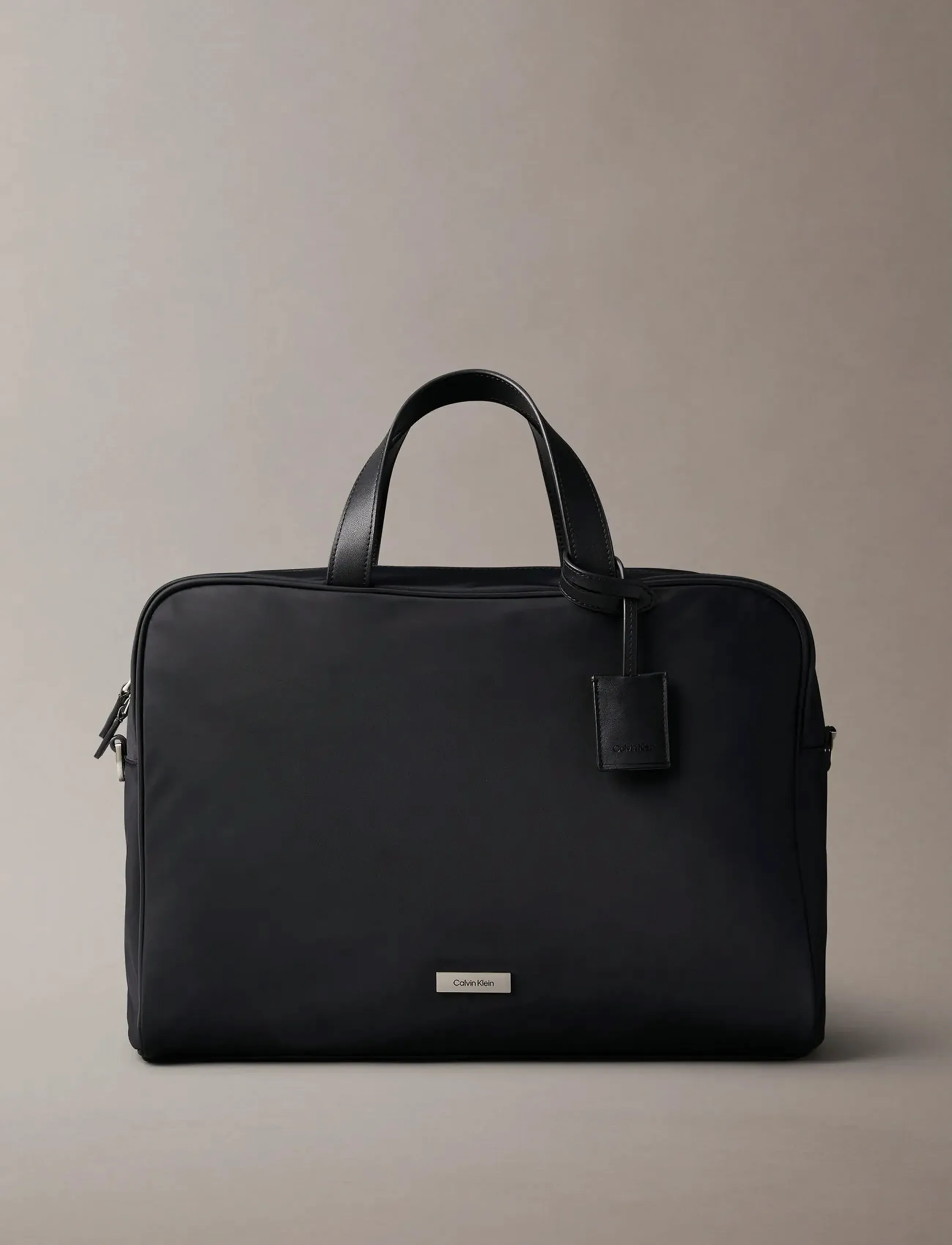 Calvin Klein Sleek Large Commuter, One Size, Black, Tasker > Crossbody-Tasker, Herre