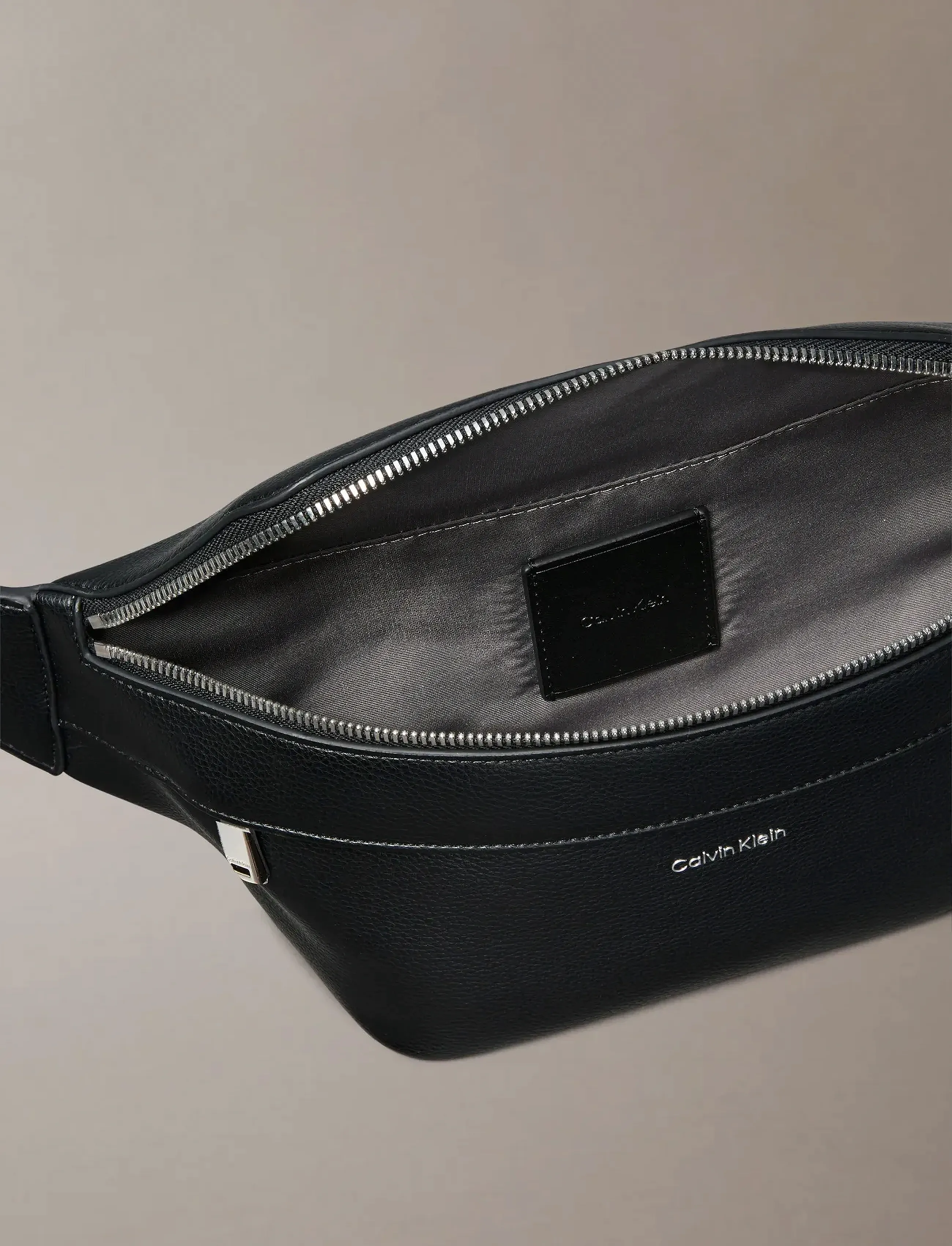 Calvin Klein - RAISED WAISTBAG - black - 2