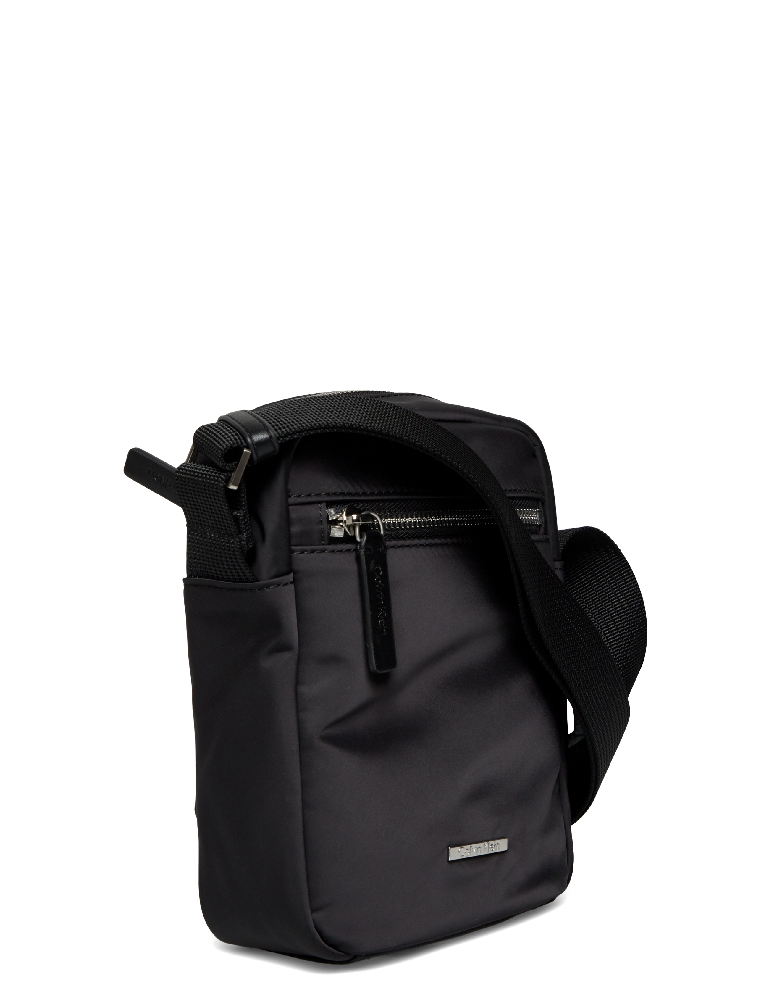 Calvin Klein - SLEEK NYLON REPORTER - torebki crossbody - black - 2