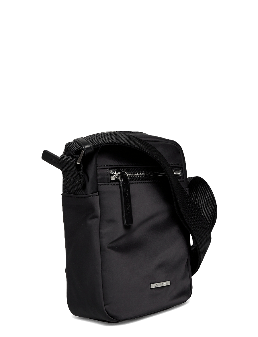 Calvin Klein - SLEEK NYLON REPORTER - osta olukorra järgi - black - 2