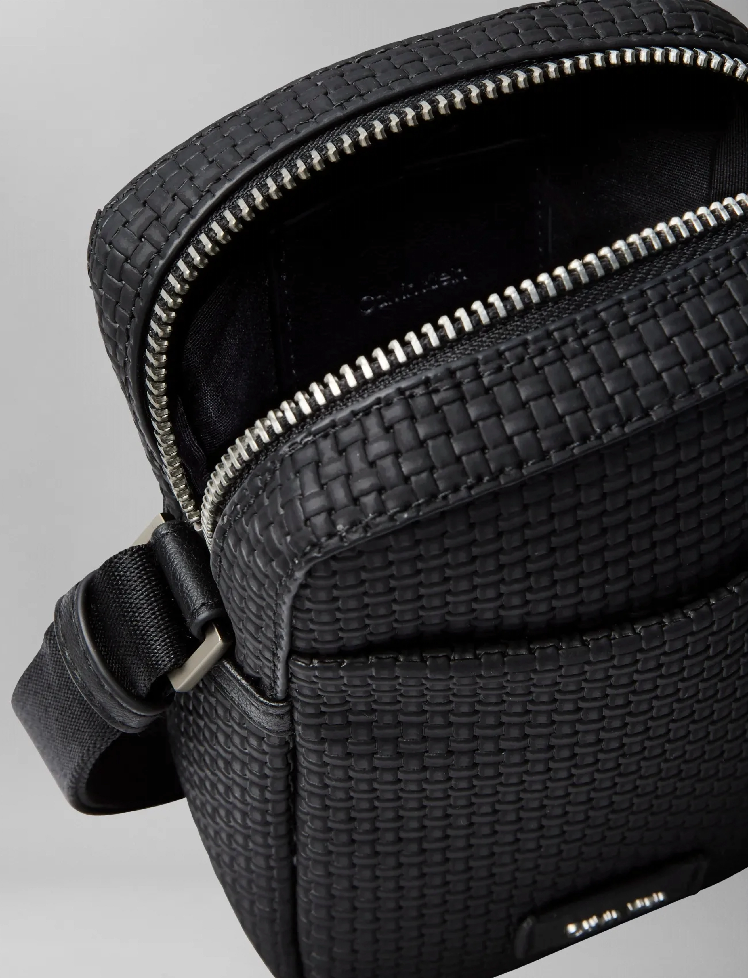 Calvin Klein - EMBOSSED WOVEN SLIM REPORTER - verslaðu eftir tilefni - black - 3