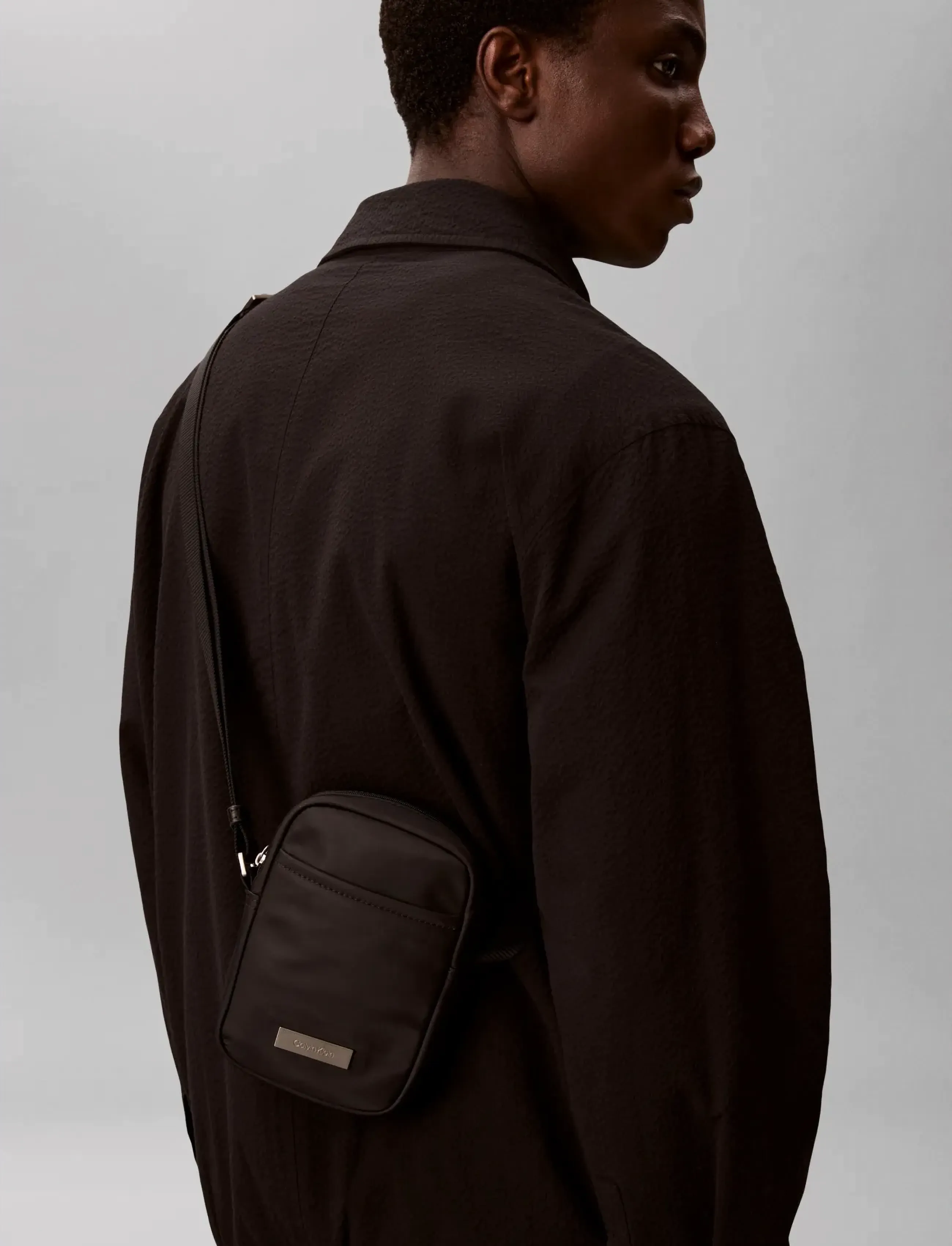 Calvin Klein SLEEK SLIM REPORTER - Skuldertasker - BLACK / black