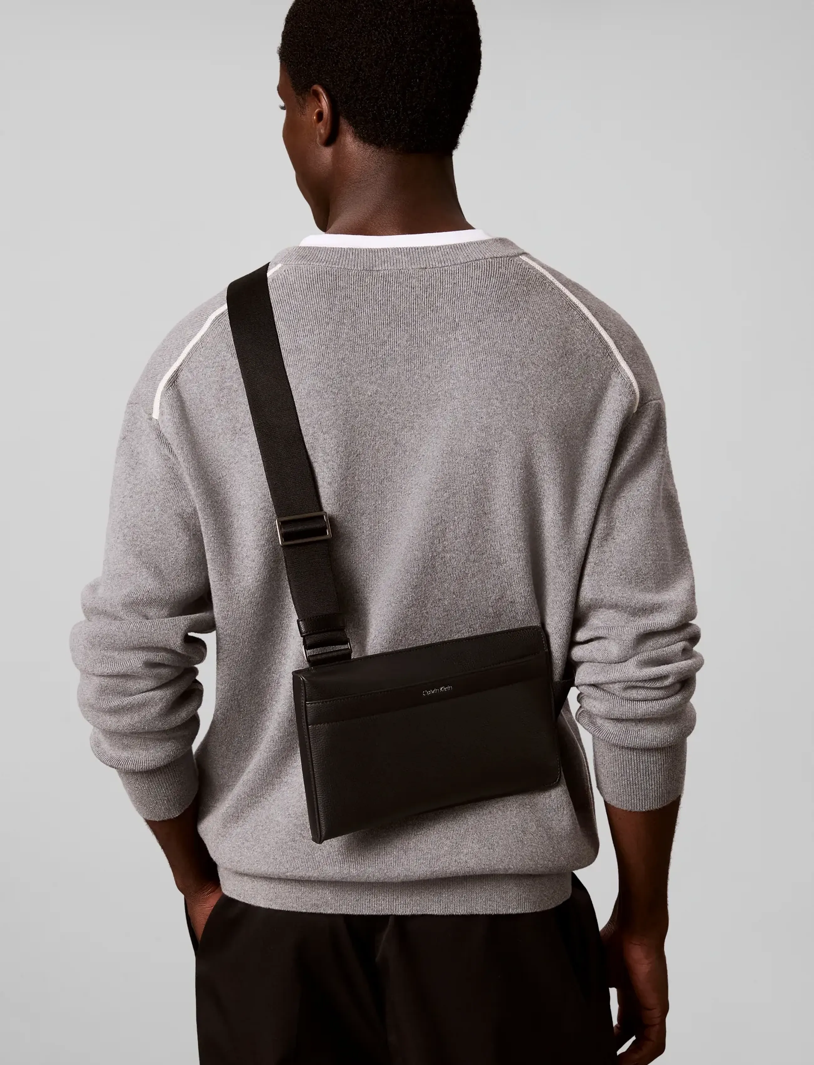 Calvin Klein RAISED SQUARE SLING - Nach Anlass kaufen - BLACK / black