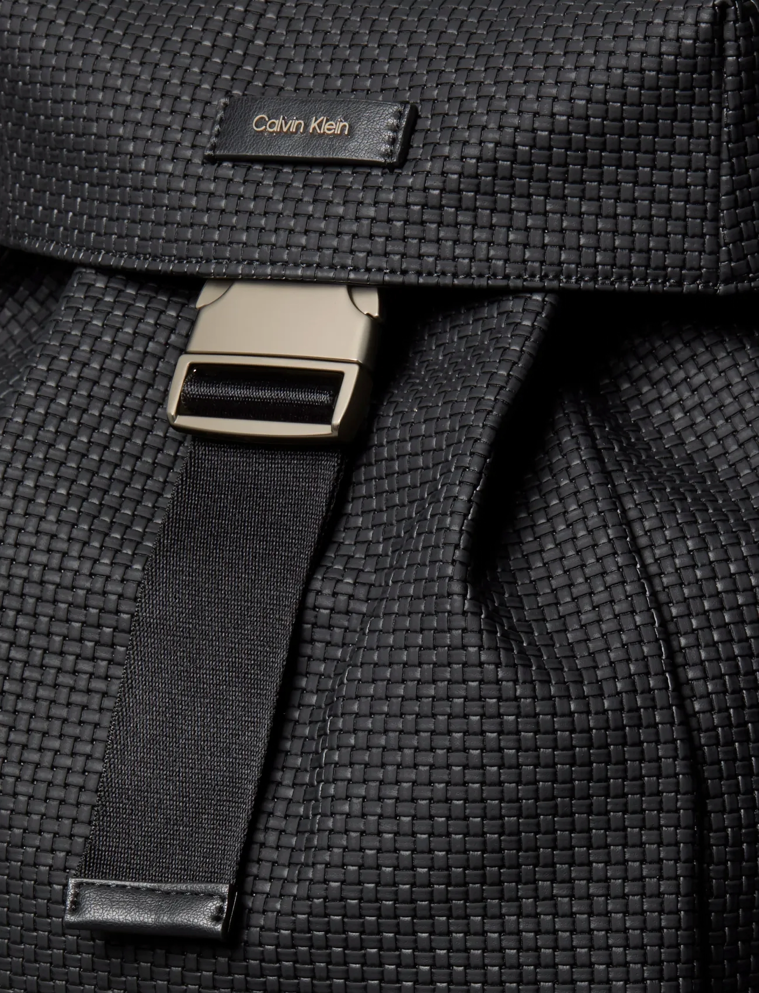 Calvin Klein - EMBOSSED WOVEN FLAP BACKPACK - rucksäcke - black - 4