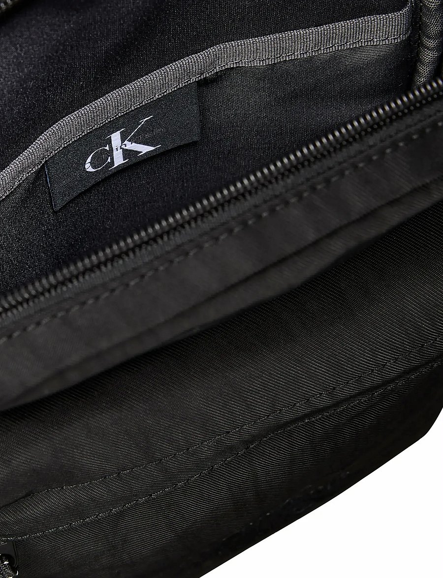 Calvin Klein - BOLD SLING - osta olukorra järgi - black - 2