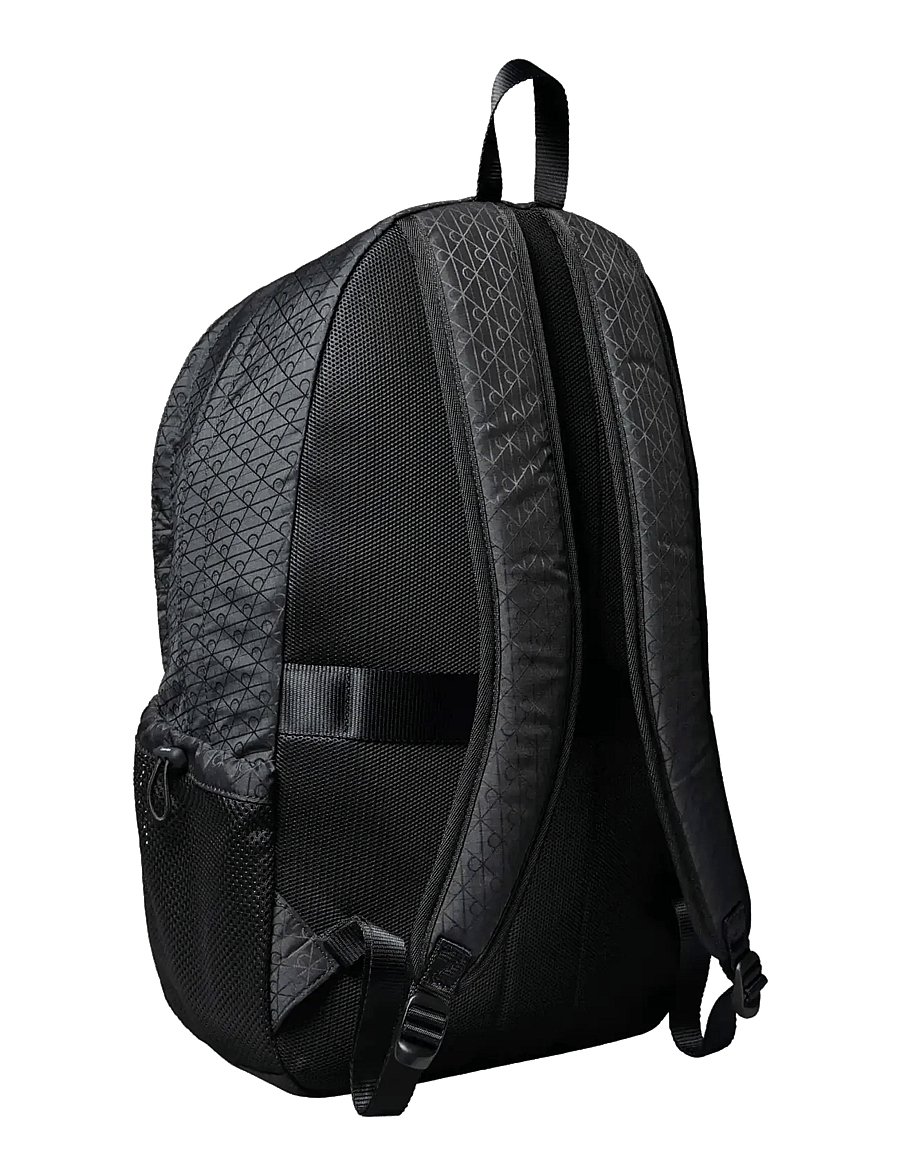 Calvin Klein - UTILITY EMBLEM BUNGEE BACKPACK - smarte rucksäcke - black - 1