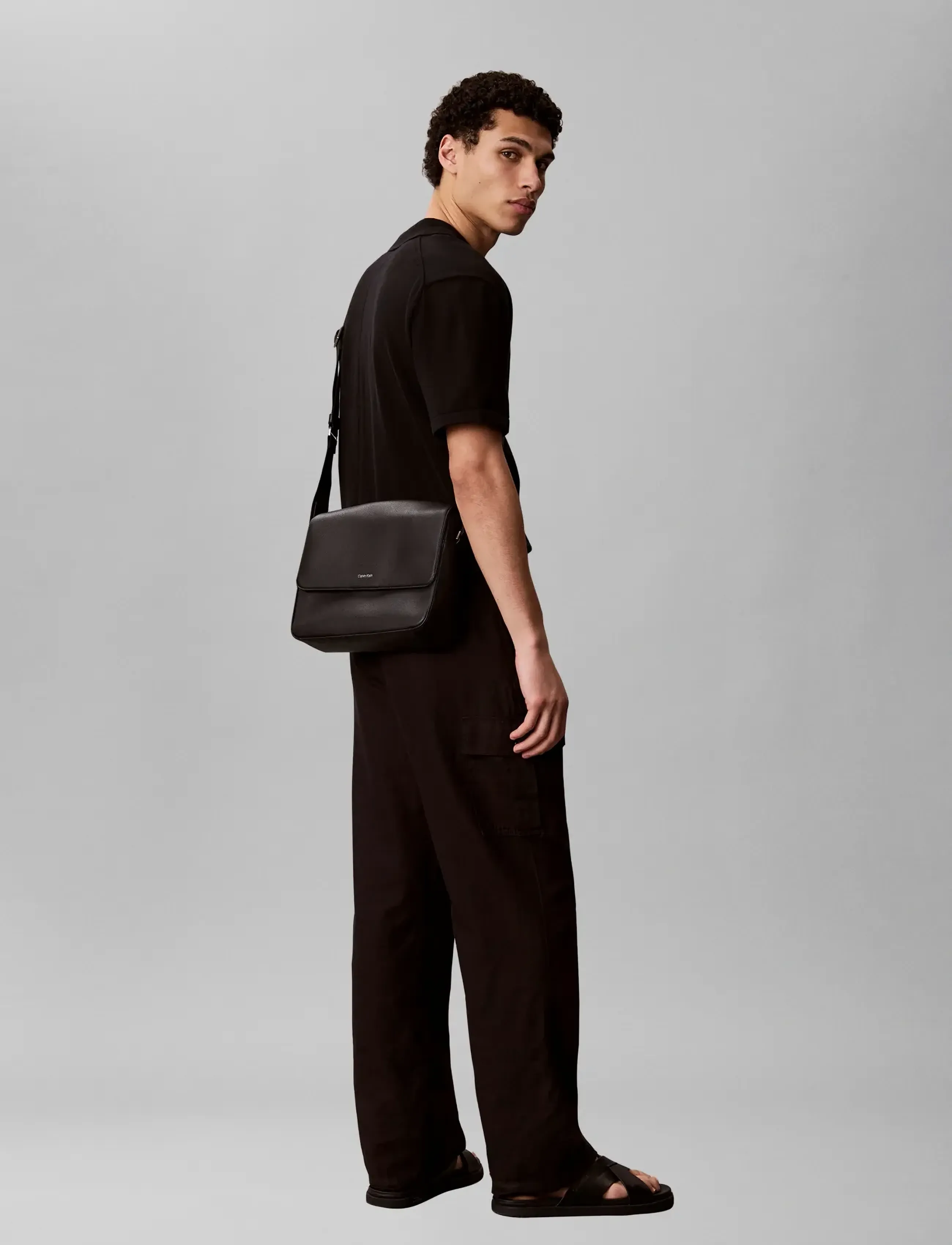 Calvin Klein Raised Flap Messenger, One Size, Black, Tasker > Budbringere, Herre