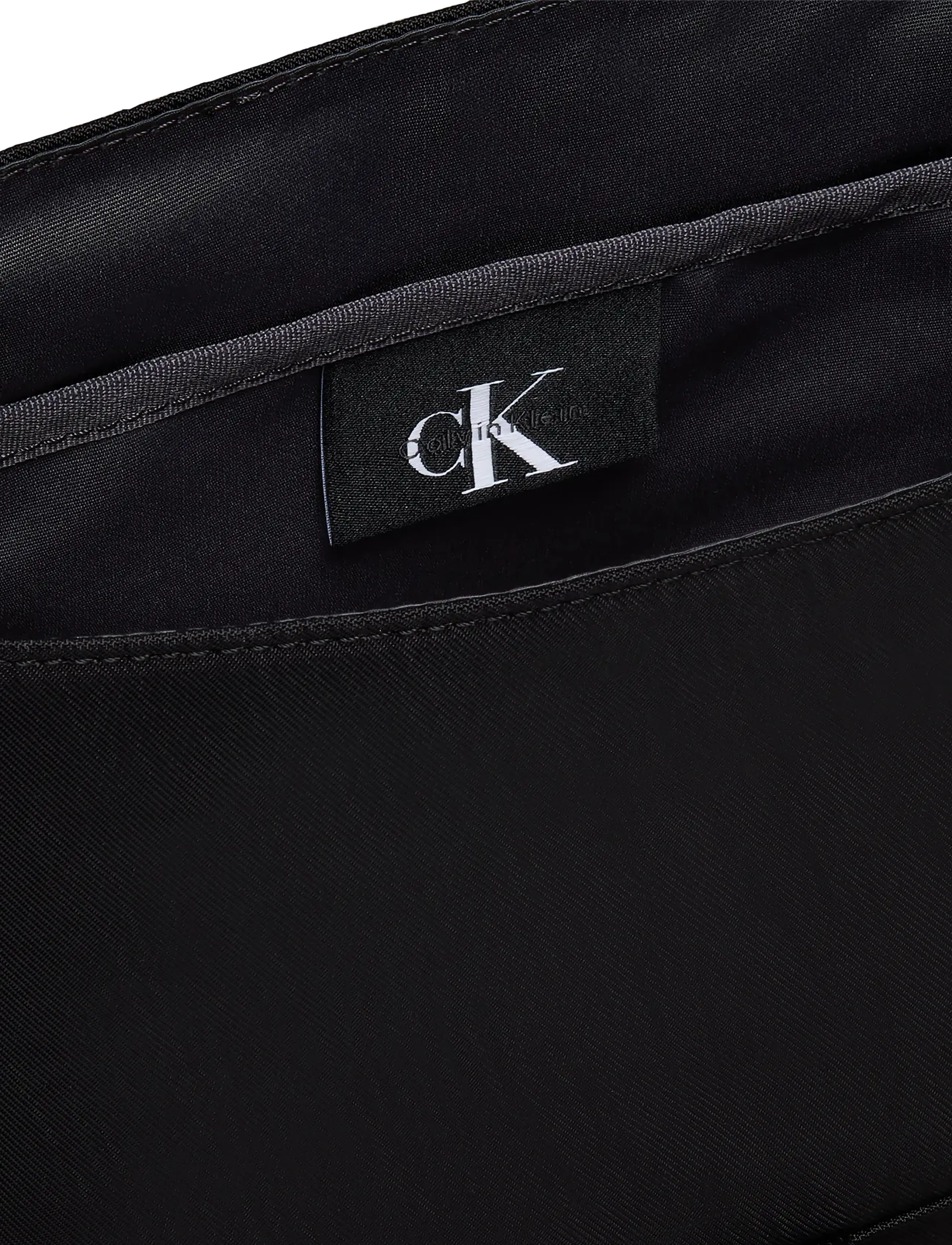 Calvin Klein - BOLD SMALL FLAP MESSENGER - crossbody bags - black - 3