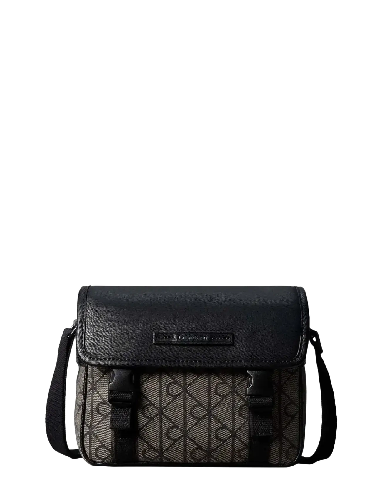 Calvin Klein MIXED EMBLEM AOP SMALL FLAP MESS - Bags - LOTUS BEIGE   BLACK AOP / beige