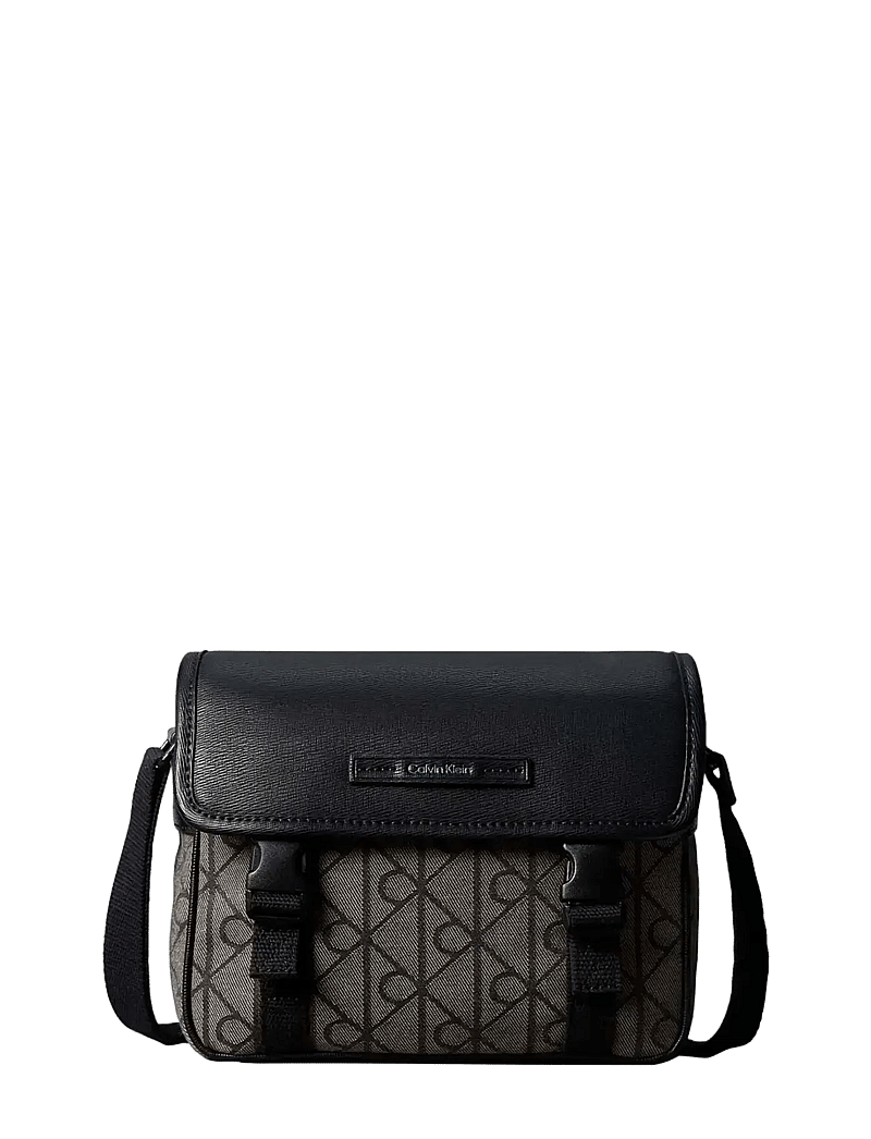 Calvin Klein - MIXED EMBLEM AOP SMALL FLAP MESS - shop efter anledning - lotus beige black aop - 1