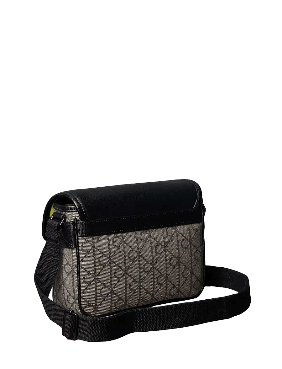 Calvin Klein - MIXED EMBLEM AOP SMALL FLAP MESS - shop by occasion - lotus beige black aop - 2