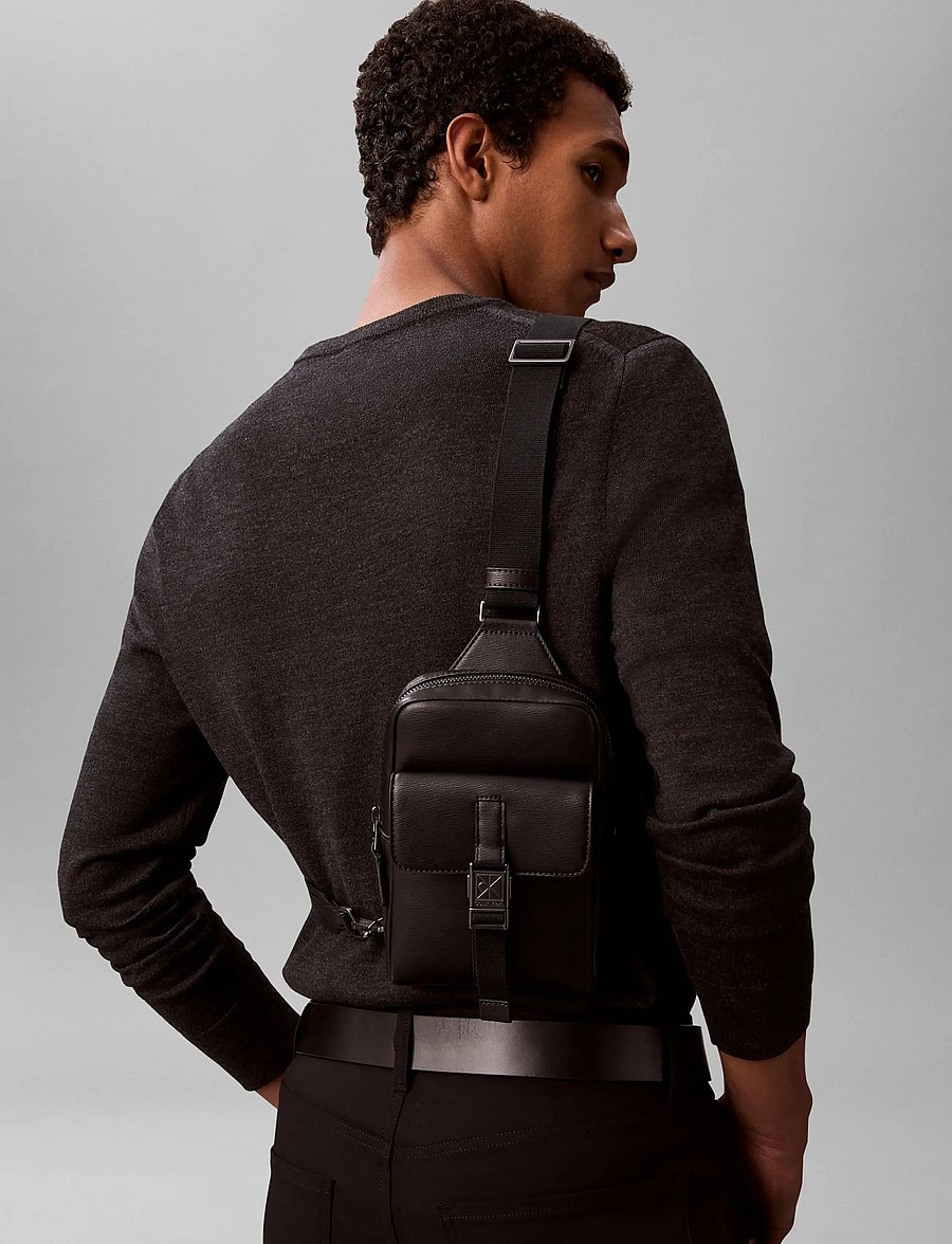 Calvin Klein - EMBLEM HW SLING - shop efter anledning - black - 0
