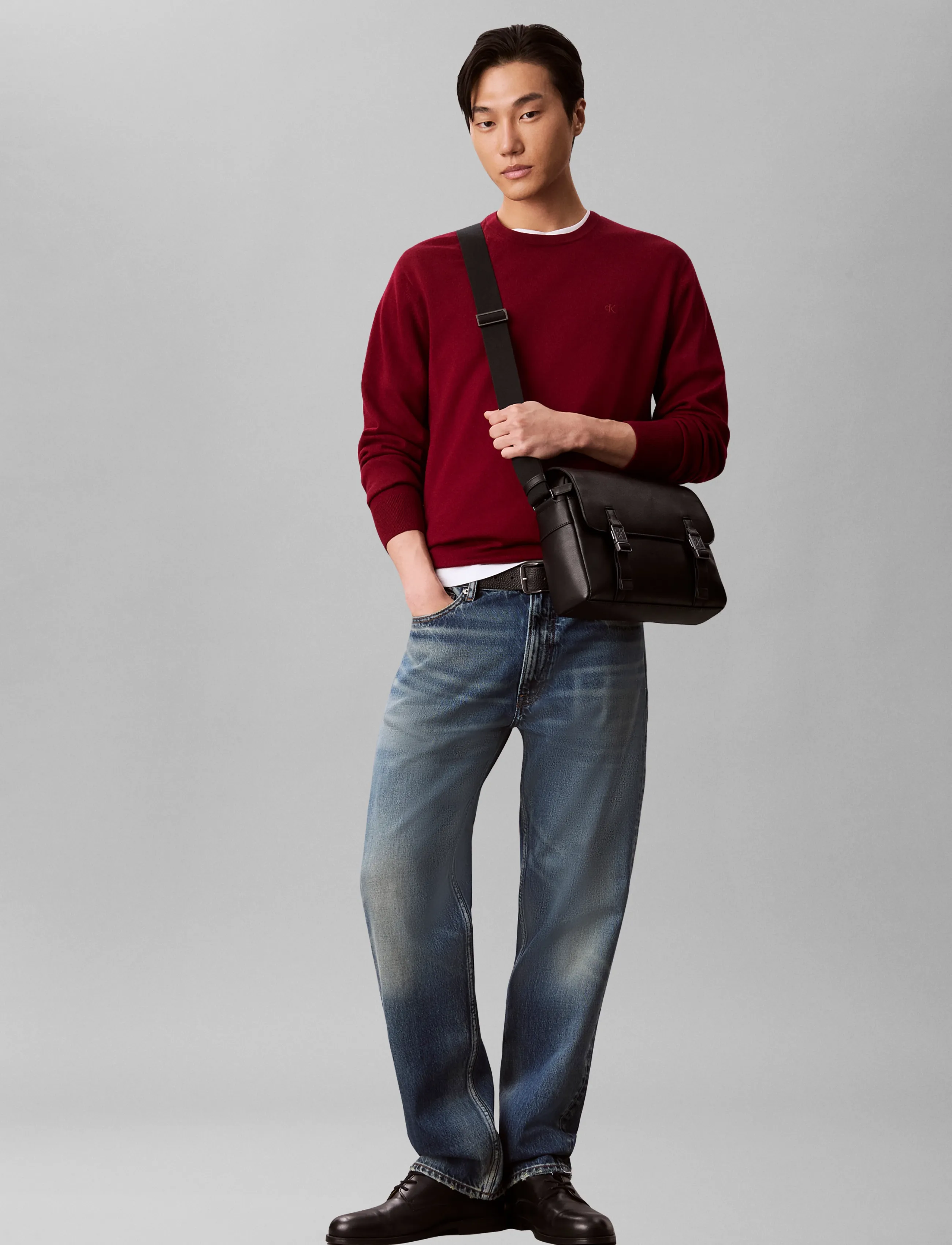 Calvin Klein EMBLEM HW FLAP MESSENGER - Inspiration - BLACK / black