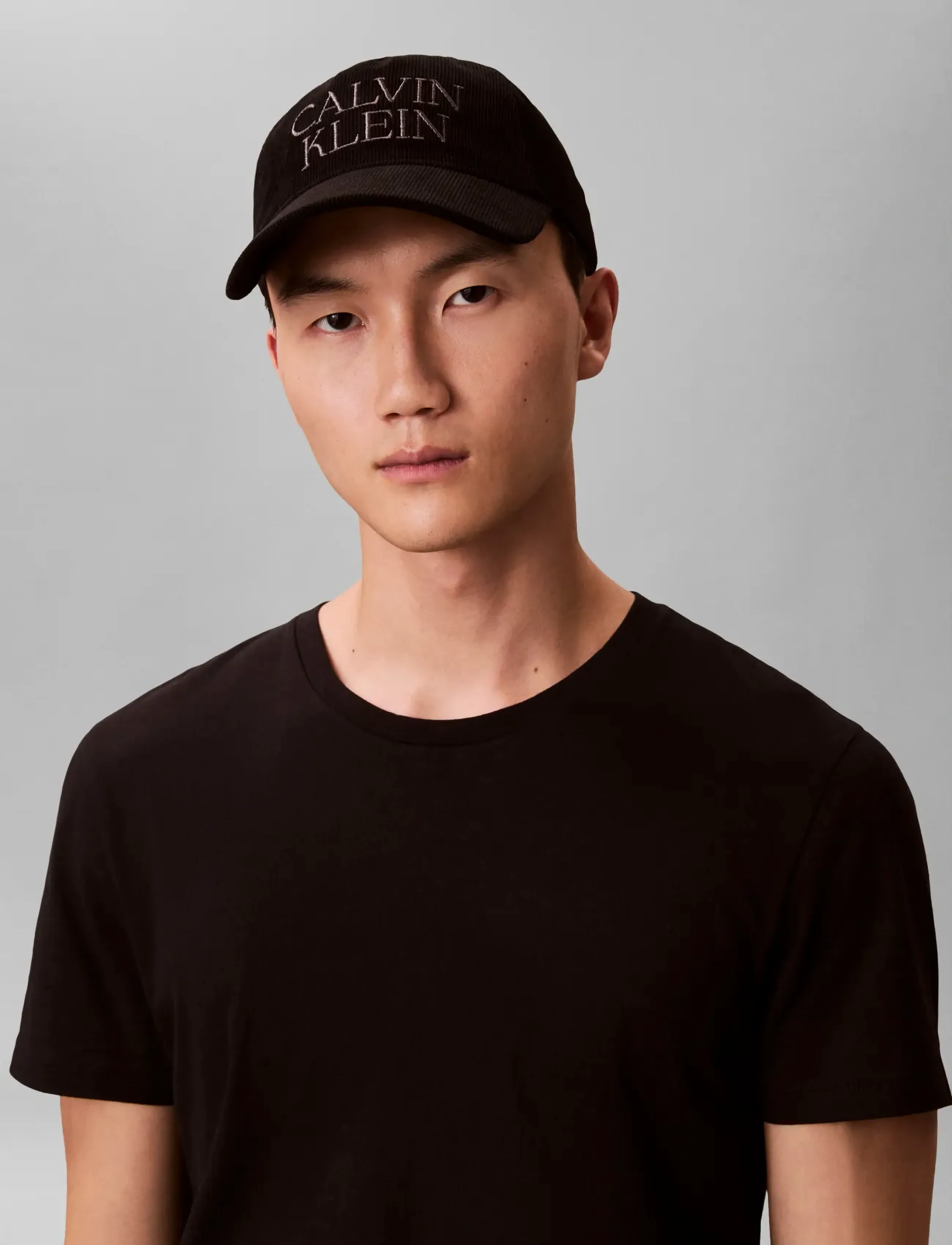 Calvin Klein Corduroy Graphic 5 Panel Cap, One Size, Black, Hovedbeklædning > Kasketter, Herre