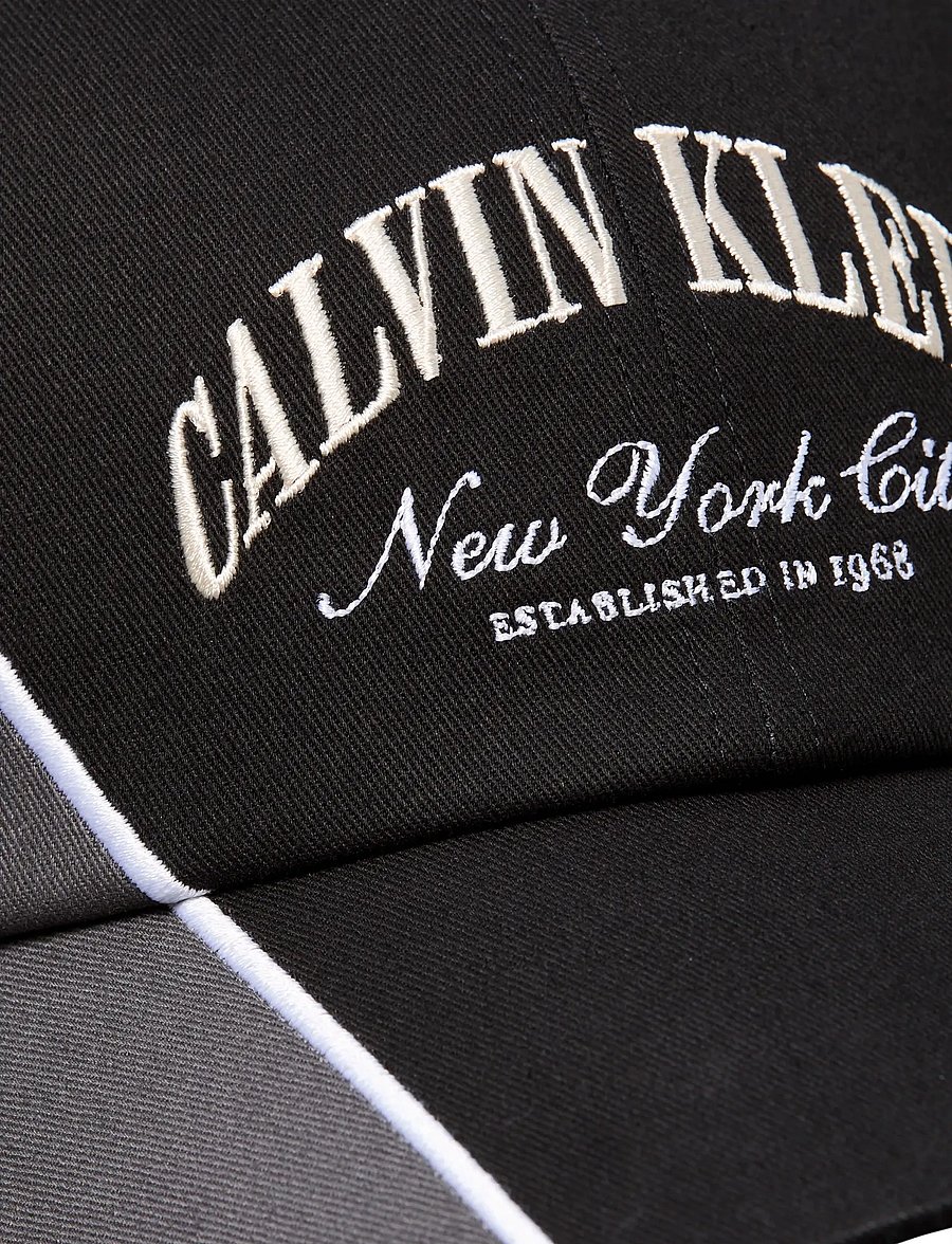 Calvin Klein - TWO TONE SEASONAL GRAPHIC CAP - nokamütsid - black - 2