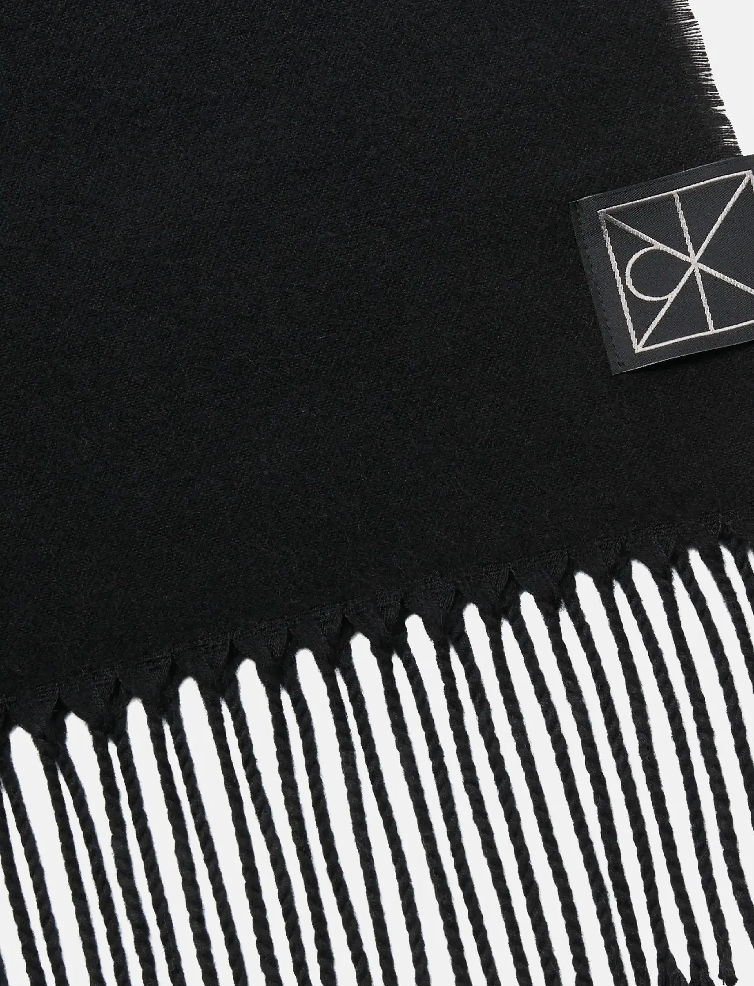 Calvin Klein - EMBLEM 2-TONE FRINGE MW SCARF - Šalikai žiemai - black/storm front - 1